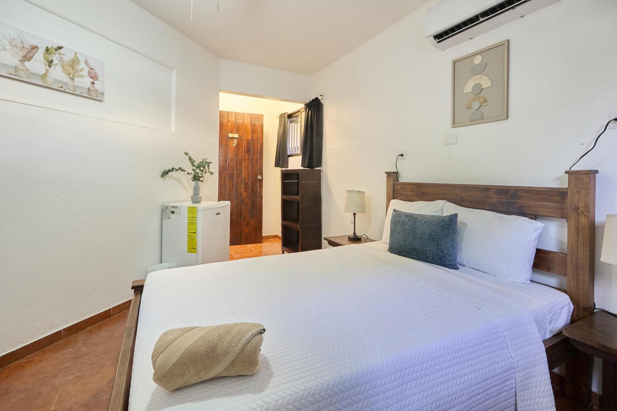 Perla De La Playa Beachfront Hotel *