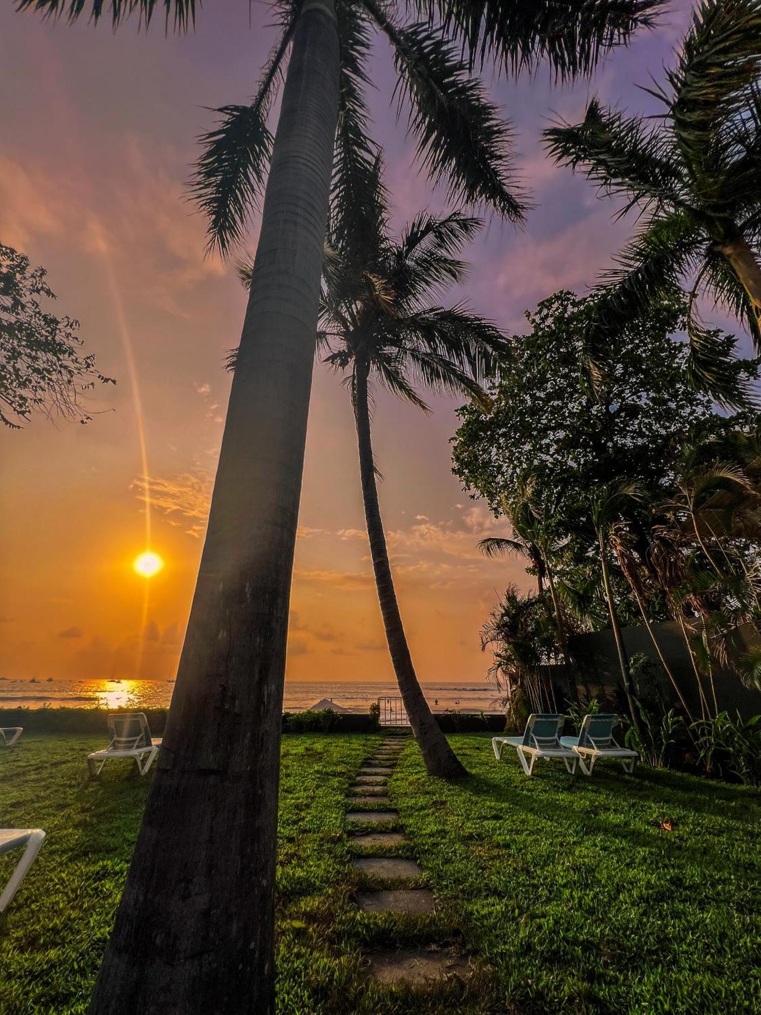 Perla De La Playa Beachfront *
