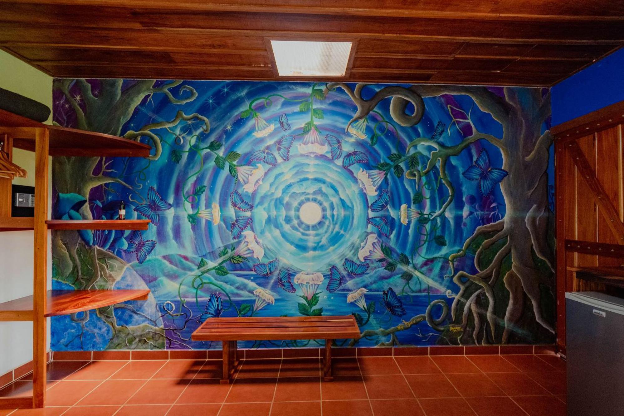 Mystica 4*
