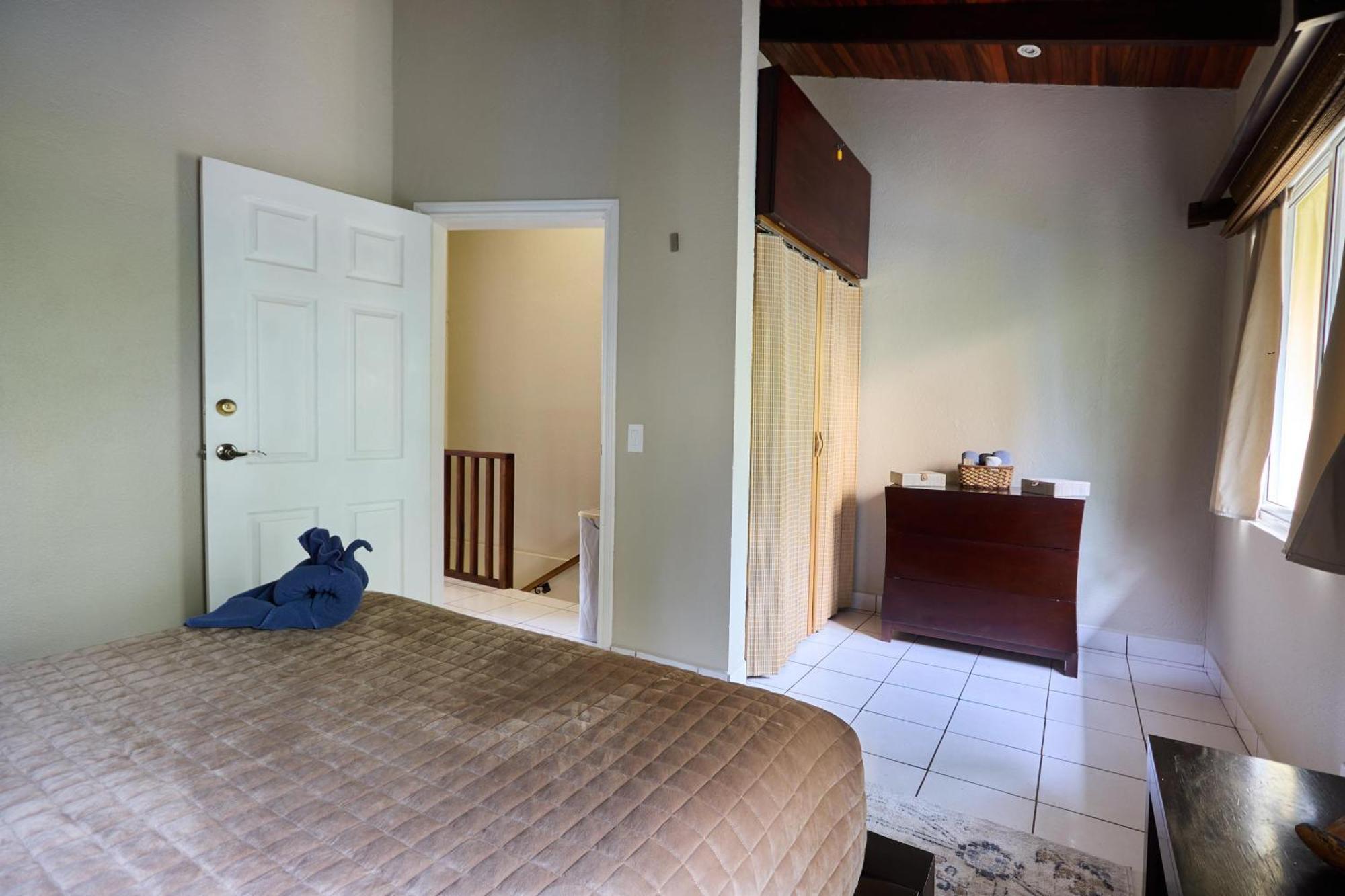 Dollar 2 Apartment