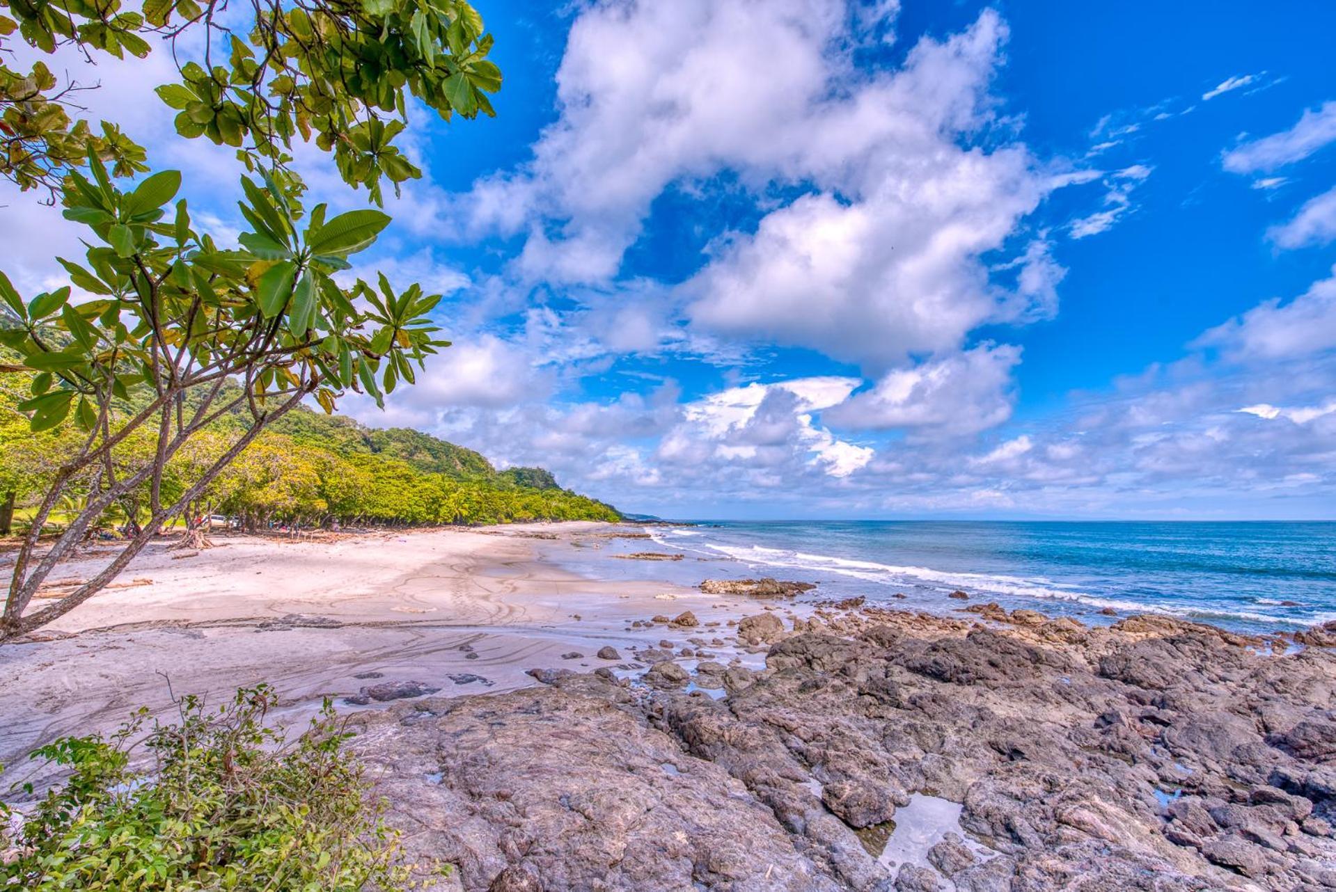 Hotel El Sano Banano Beachside Montezuma