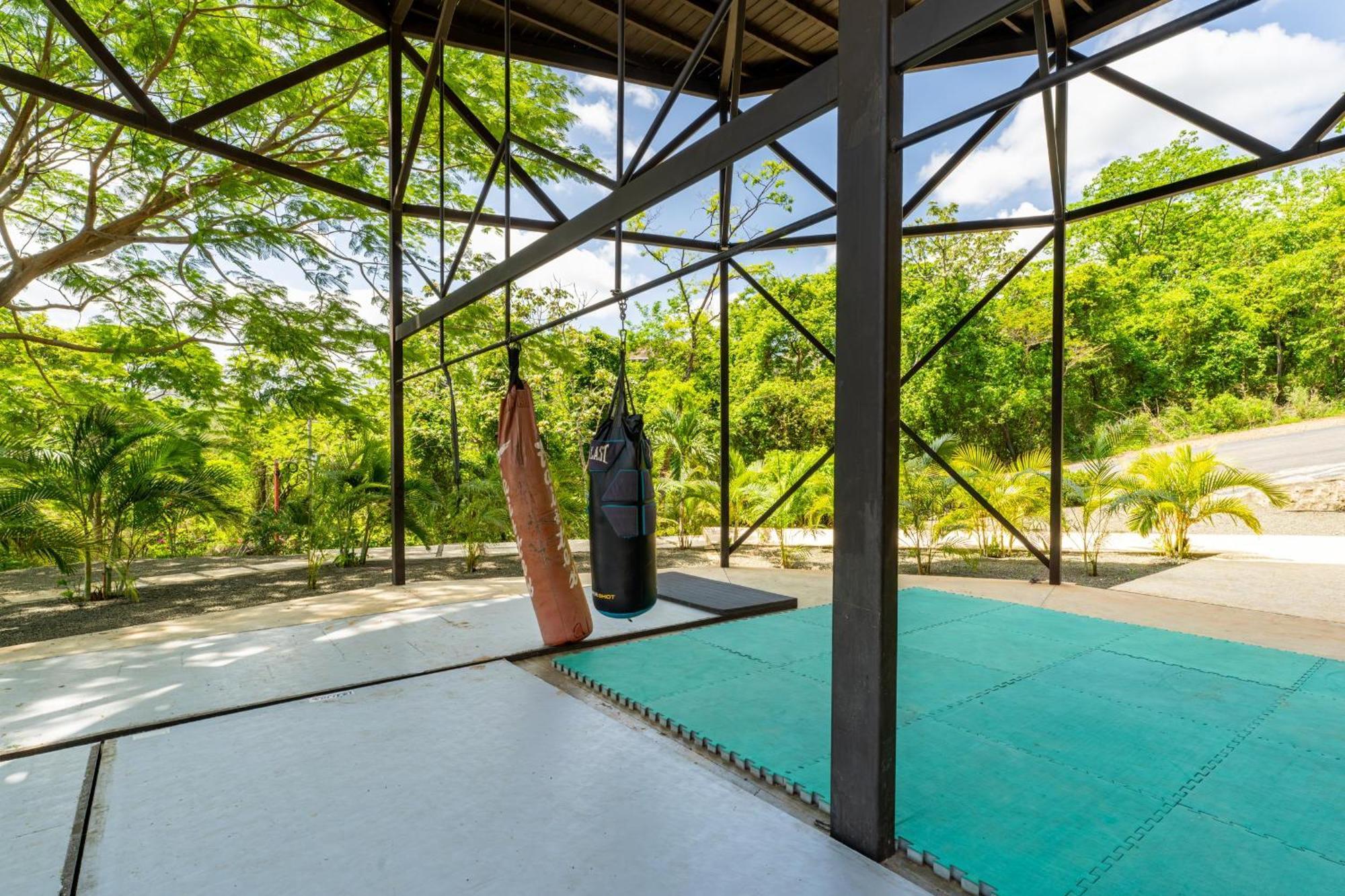 Dos Rios 70- 6 Bedroom On 1-2 Acre