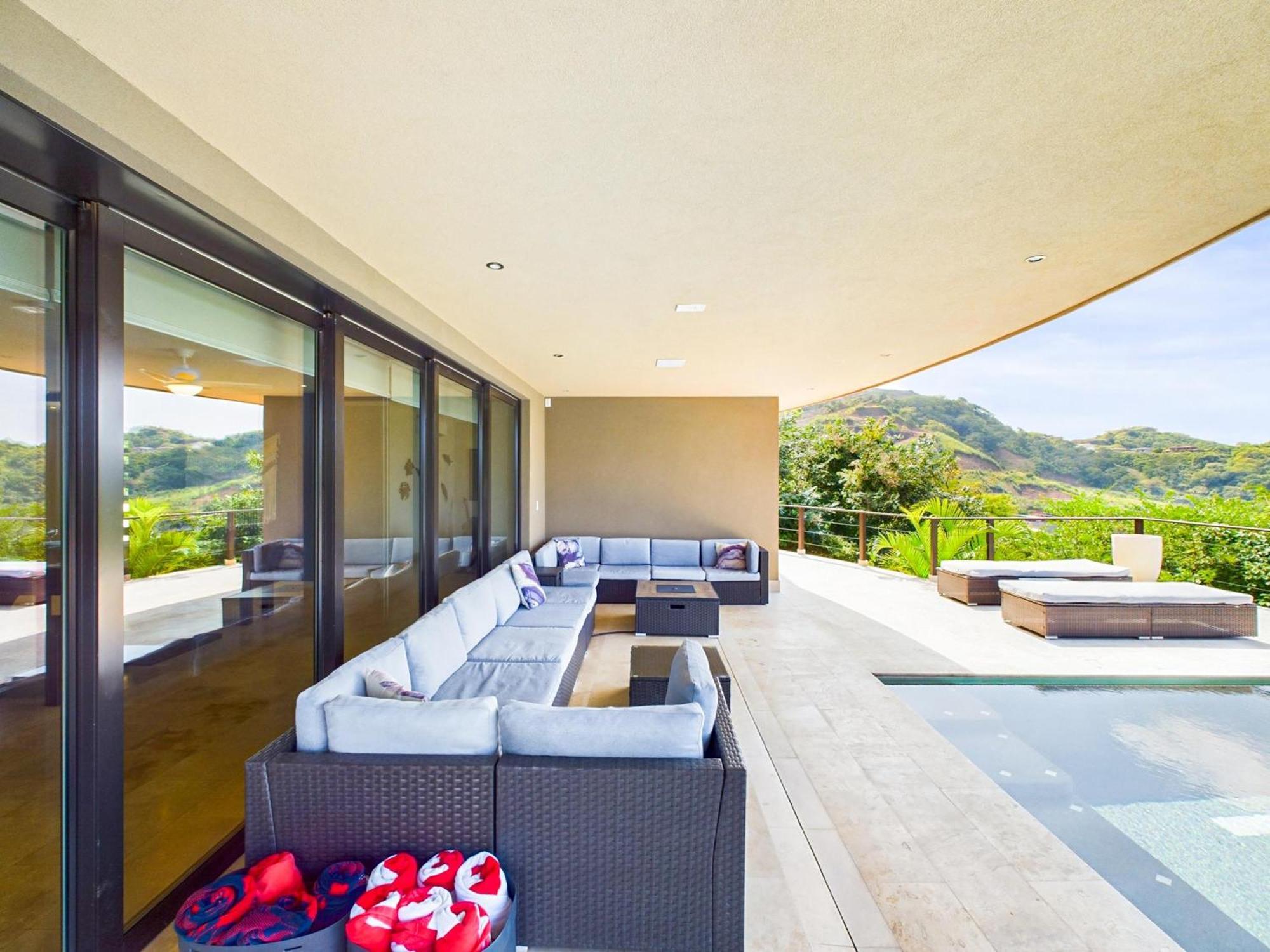 Dos Rios 70- 6 Bedroom On 1-2 Acre Holiday home *
