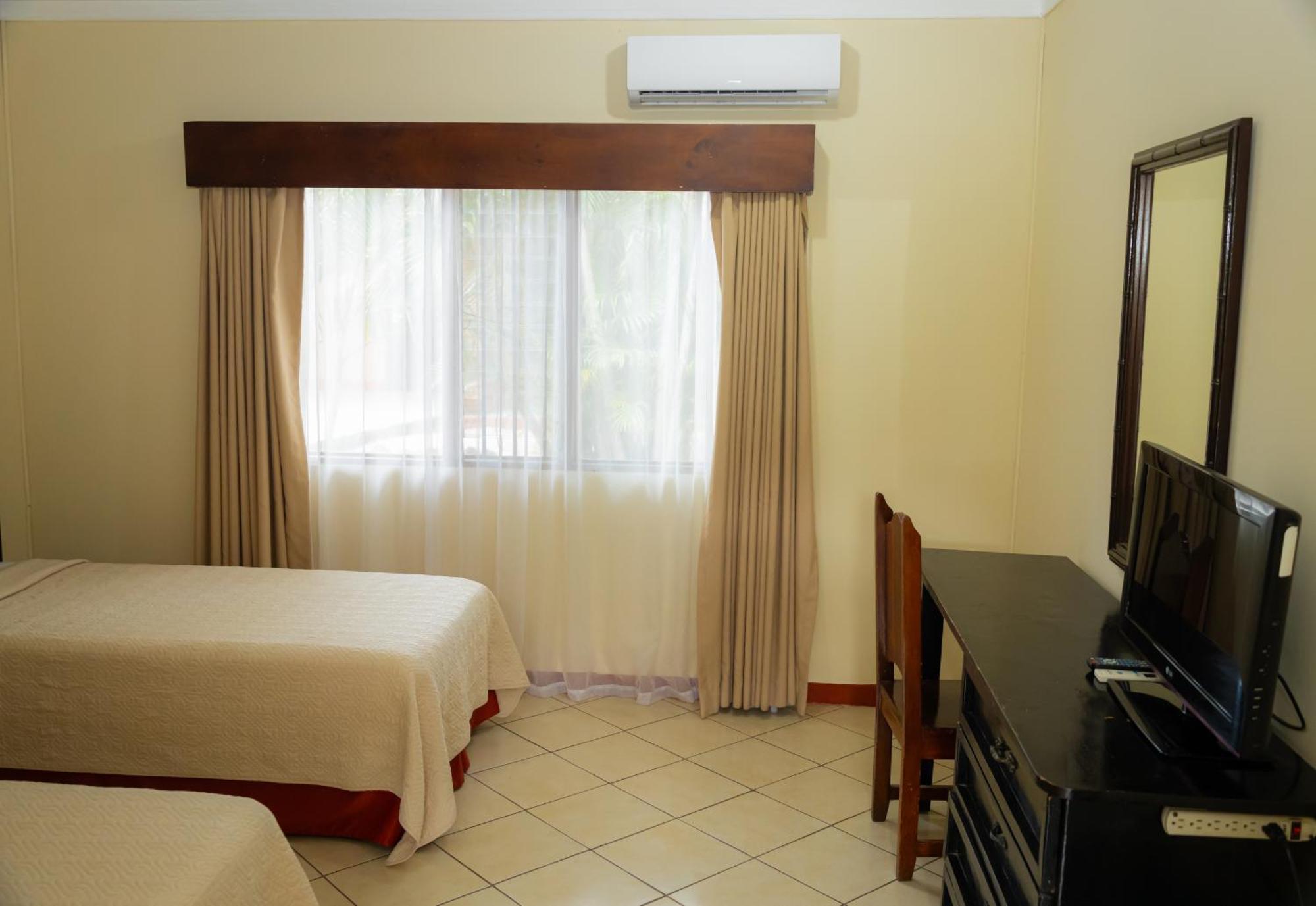 Hotel Espuelas, Bar & Restaurant