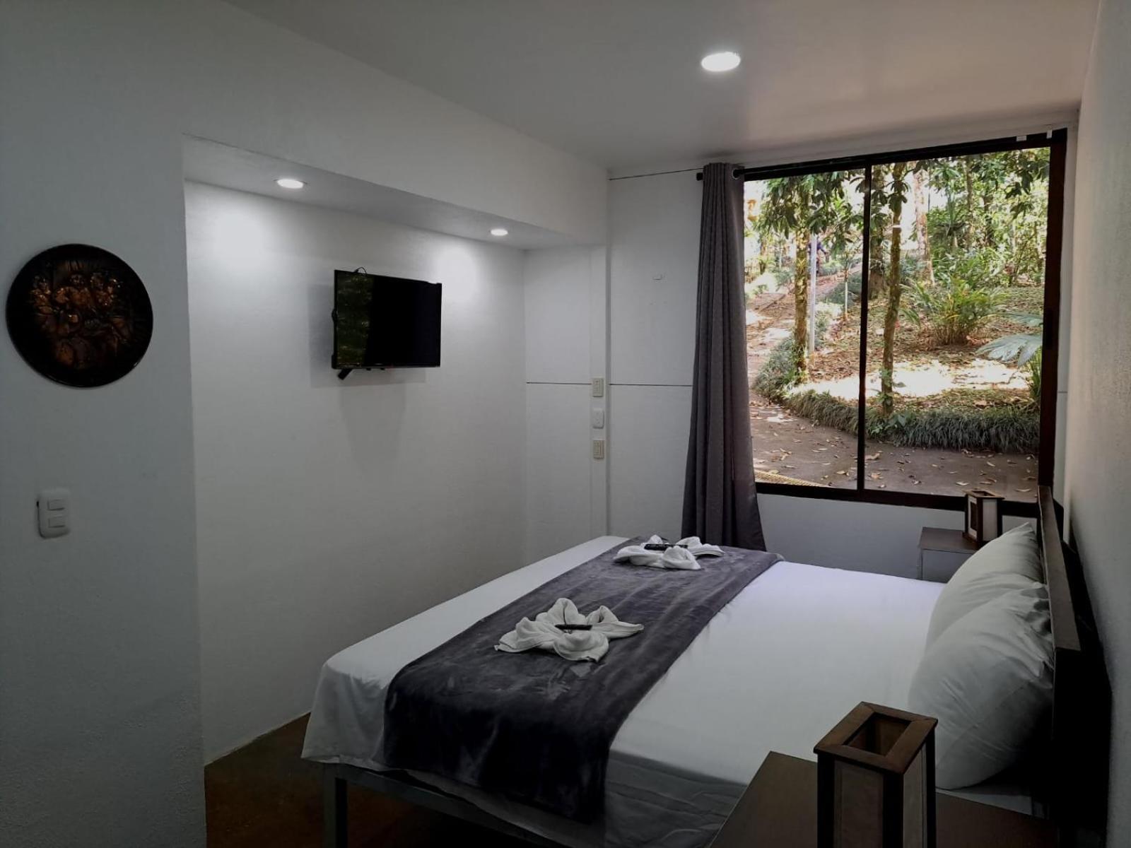 Avita Hotel *