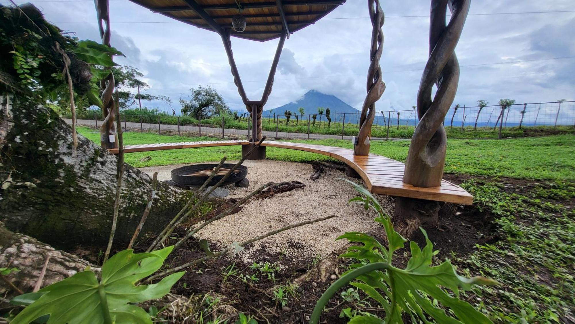 Arenal 360 *