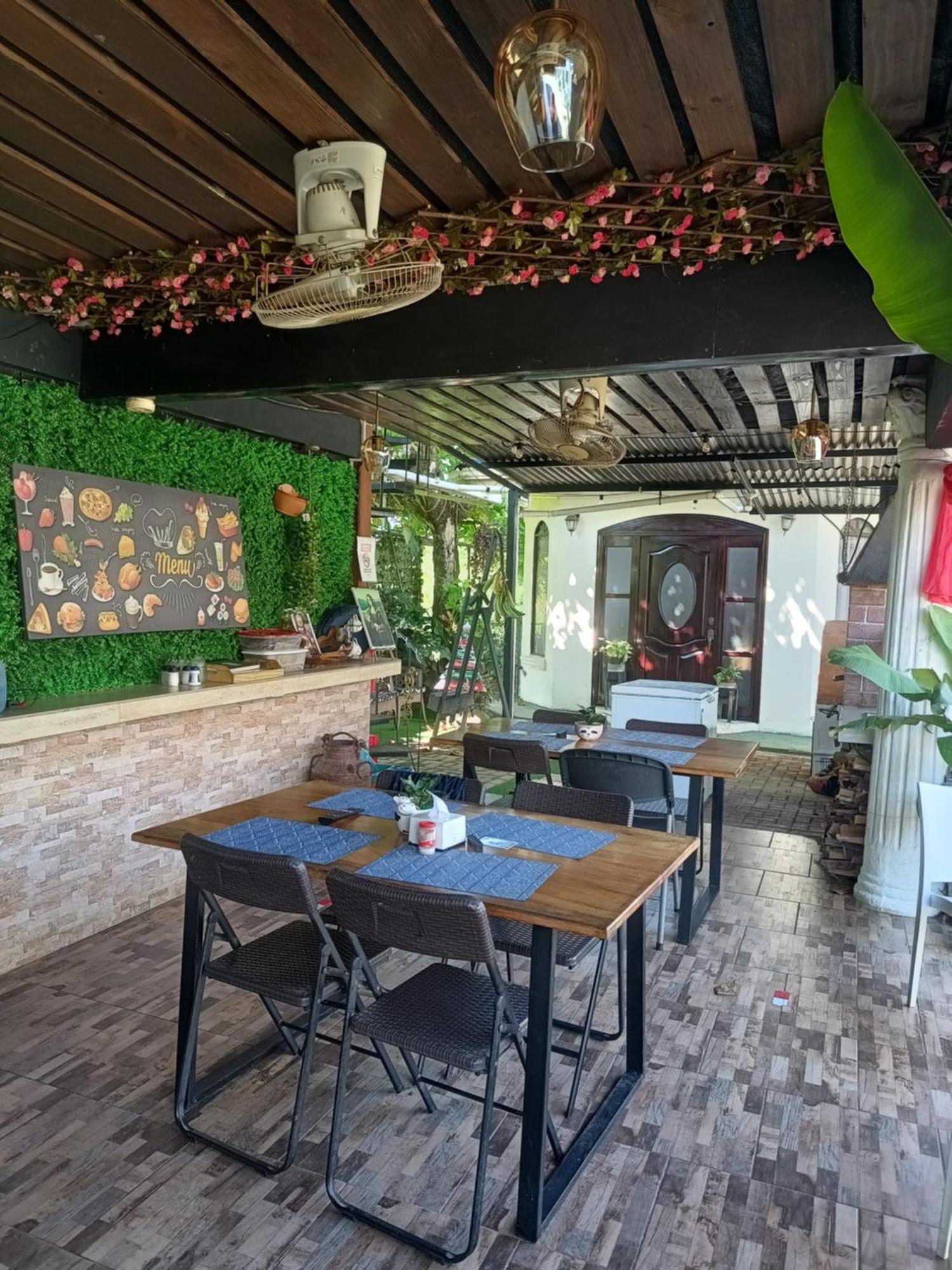 Guest house La Galerie Ciudad Cortes