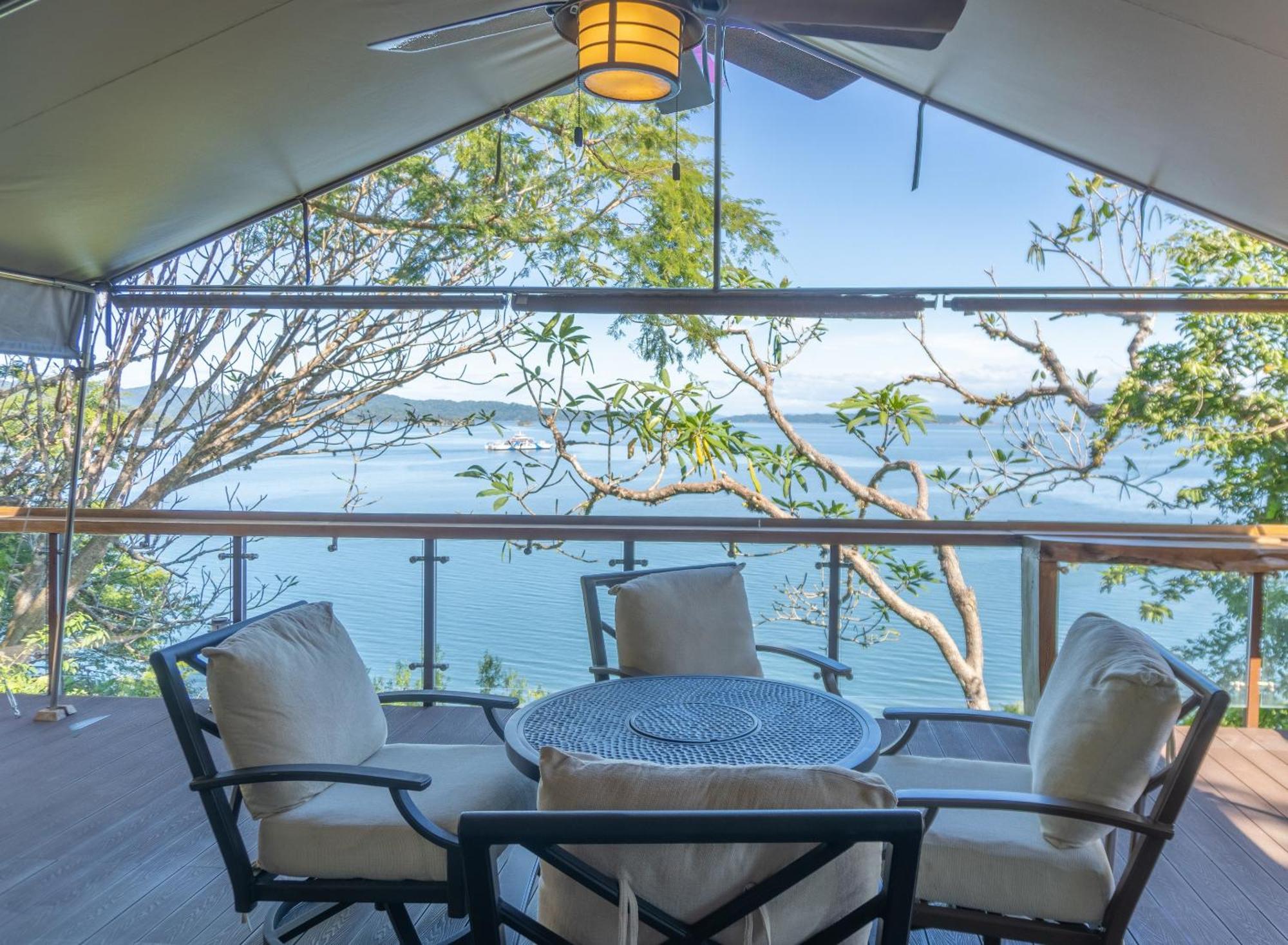 Hotel Isla Chiquita Glamping Paquera