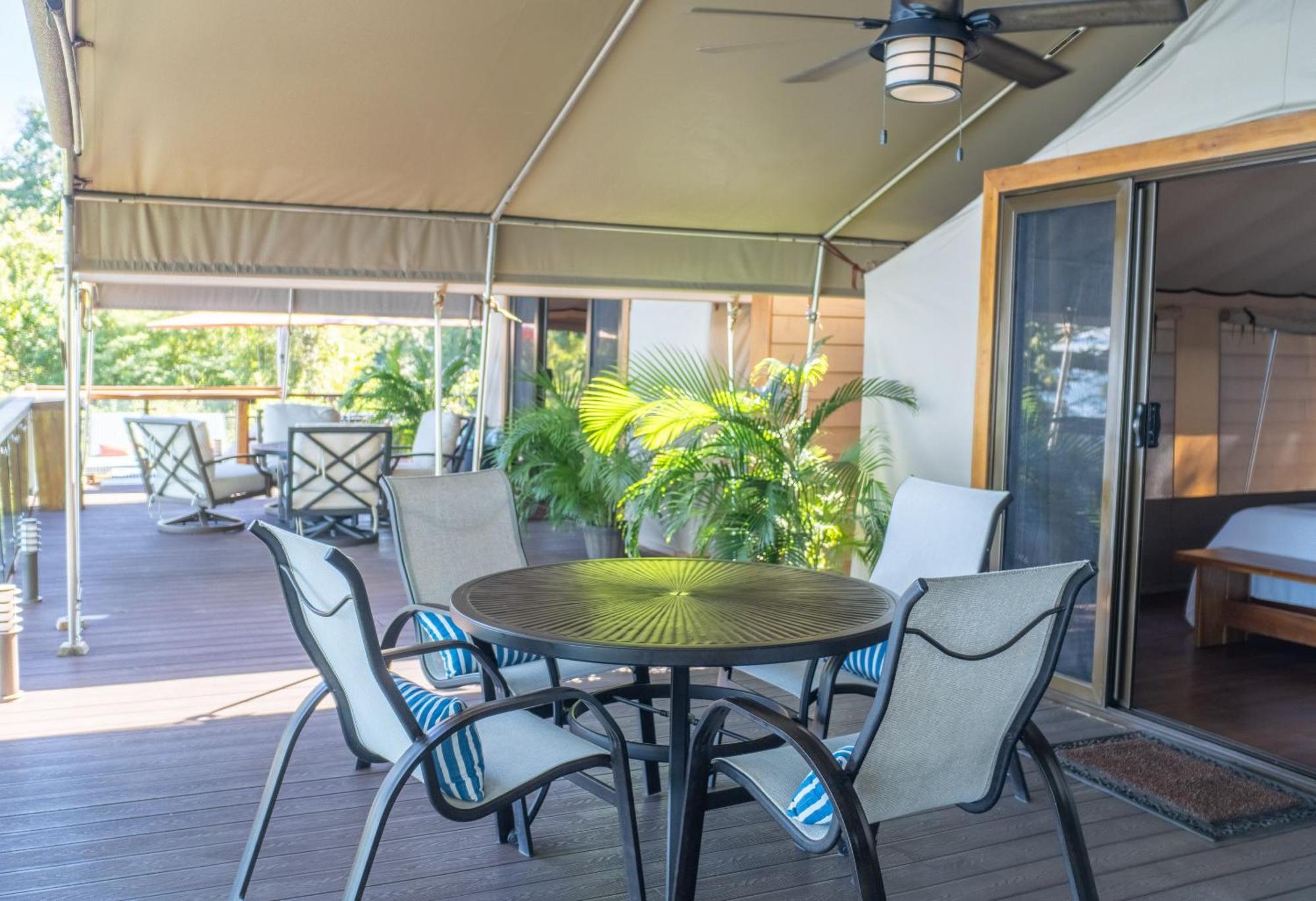 Isla Chiquita Glamping Hotel 4*