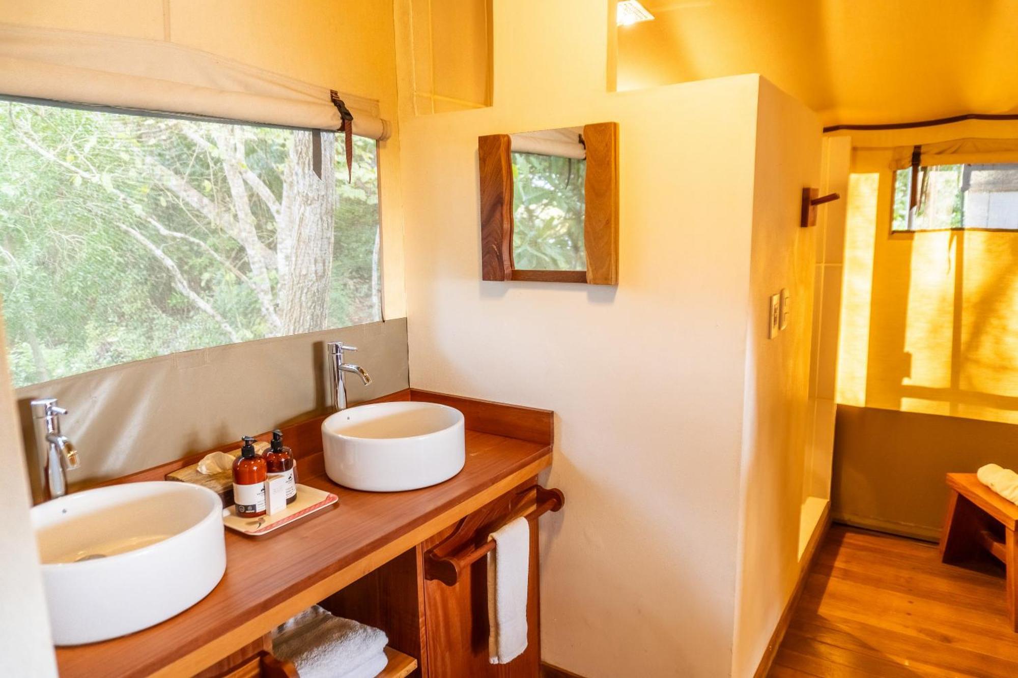 Isla Chiquita Glamping Hotel Paquera