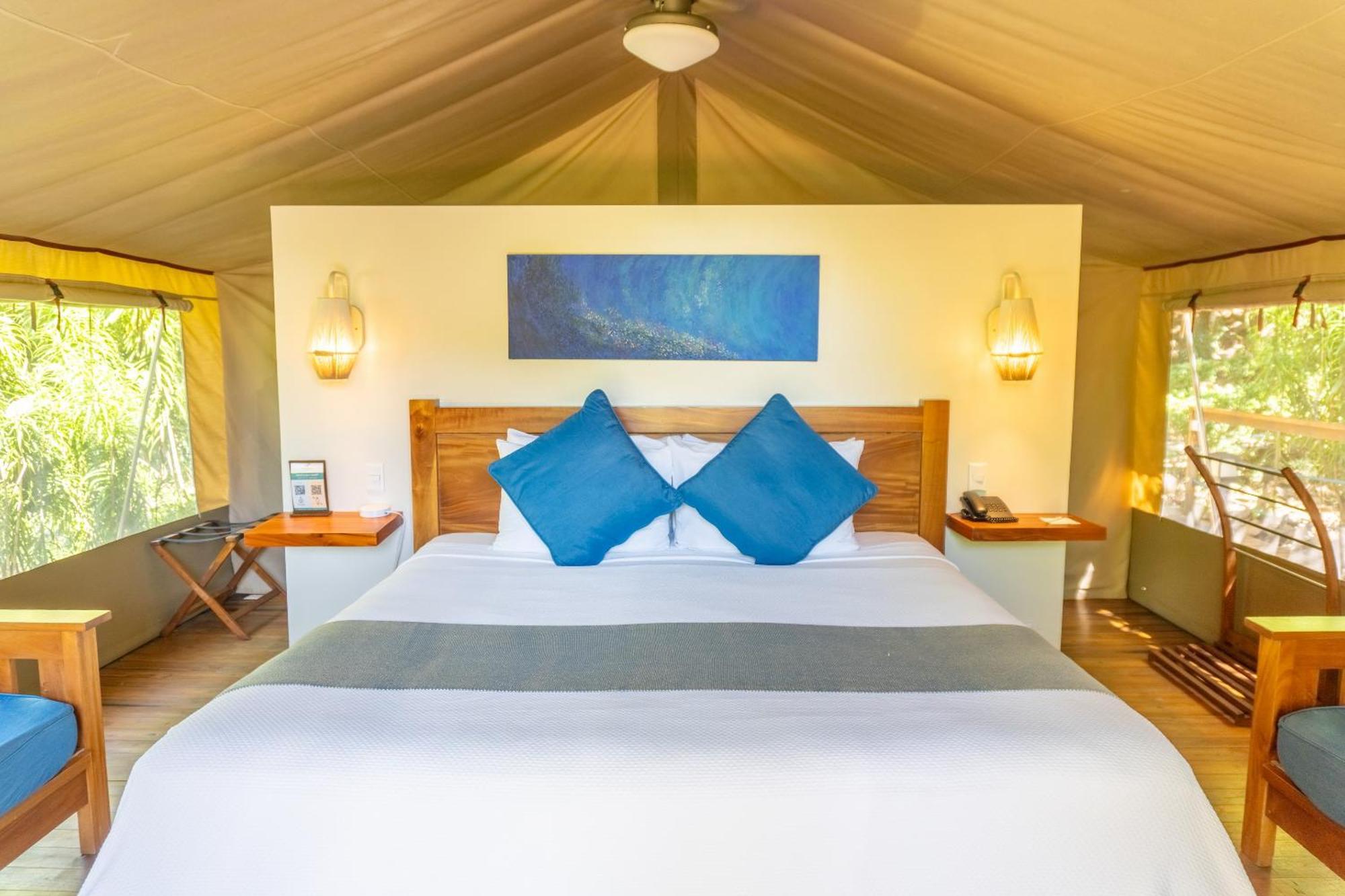 Isla Chiquita Glamping Hotel