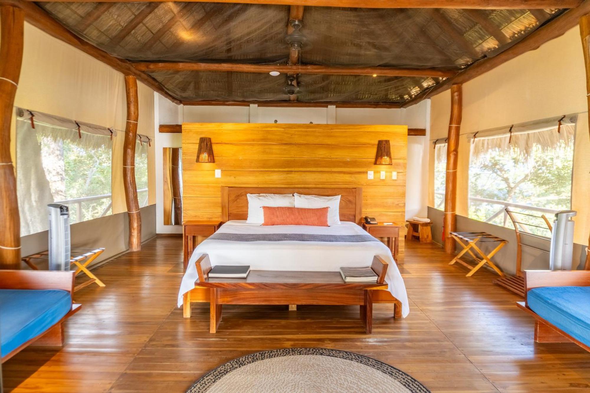 Isla Chiquita Glamping 4* Paquera