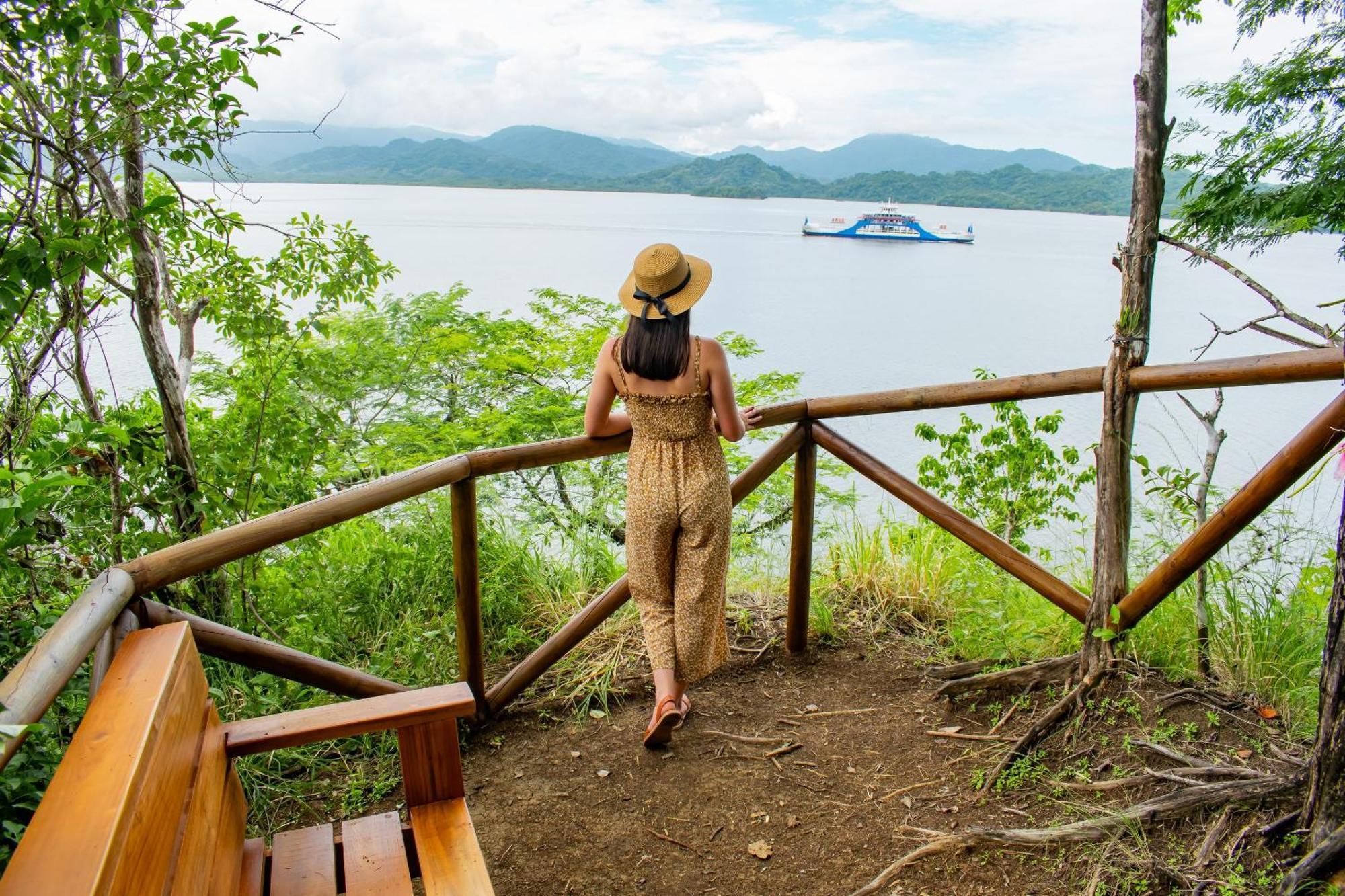 Isla Chiquita Glamping Hotel 4*