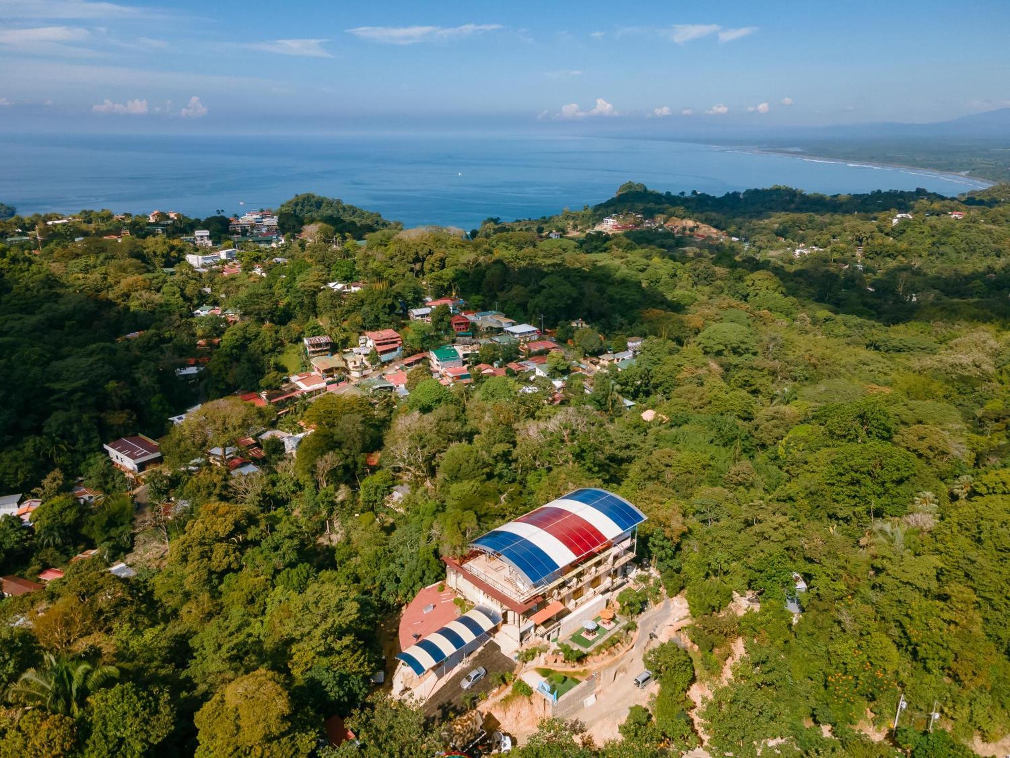 Mountain Park * Quepos