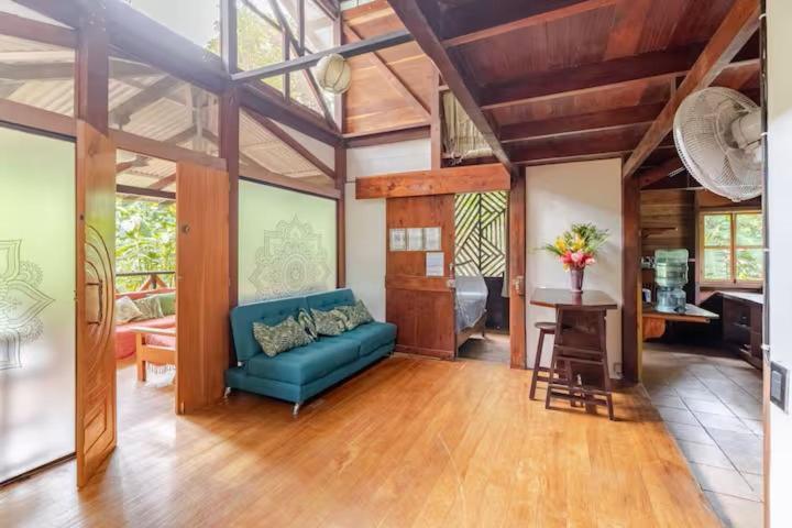 Guest house Pachamama Jungle River - Punta Uva 3*