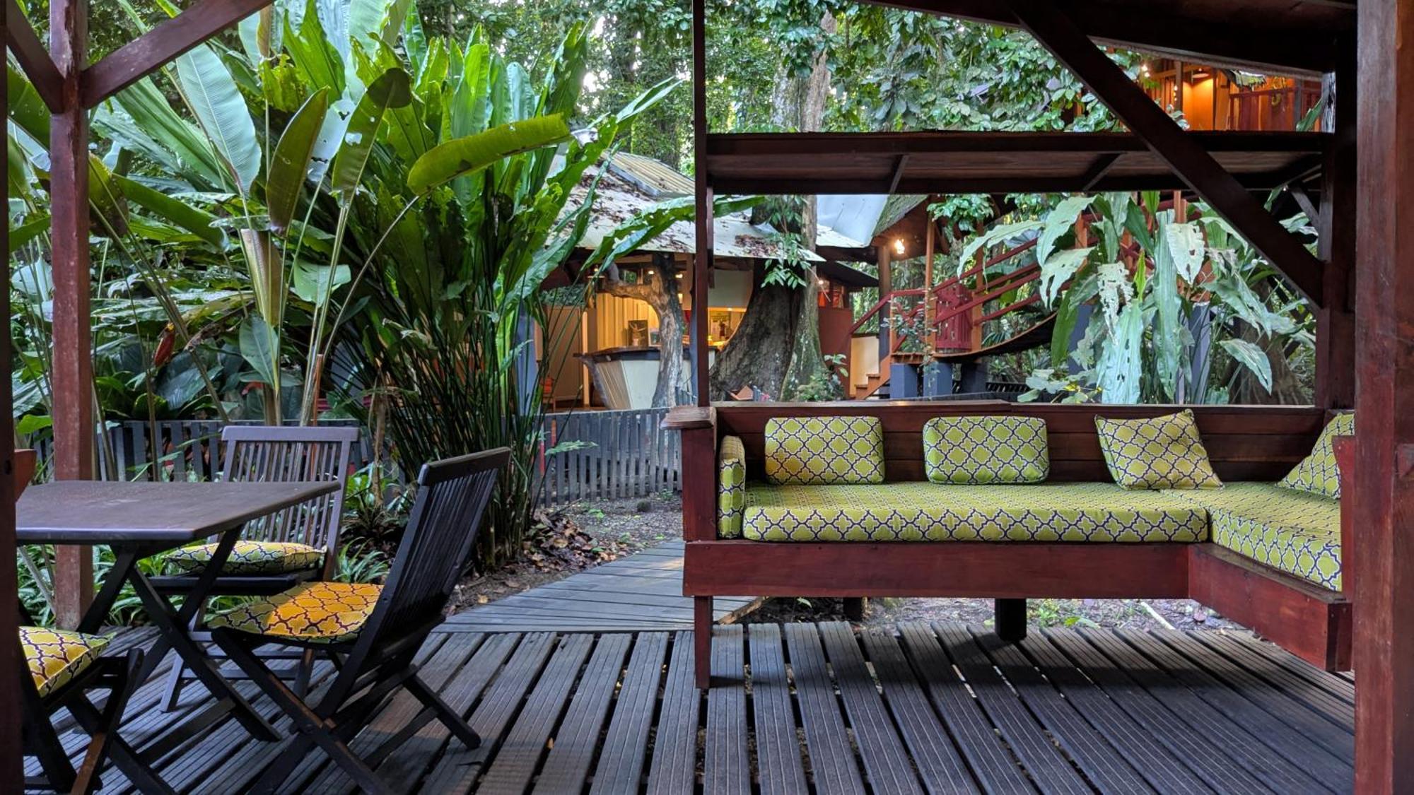 Lodge Tree House Beachfront