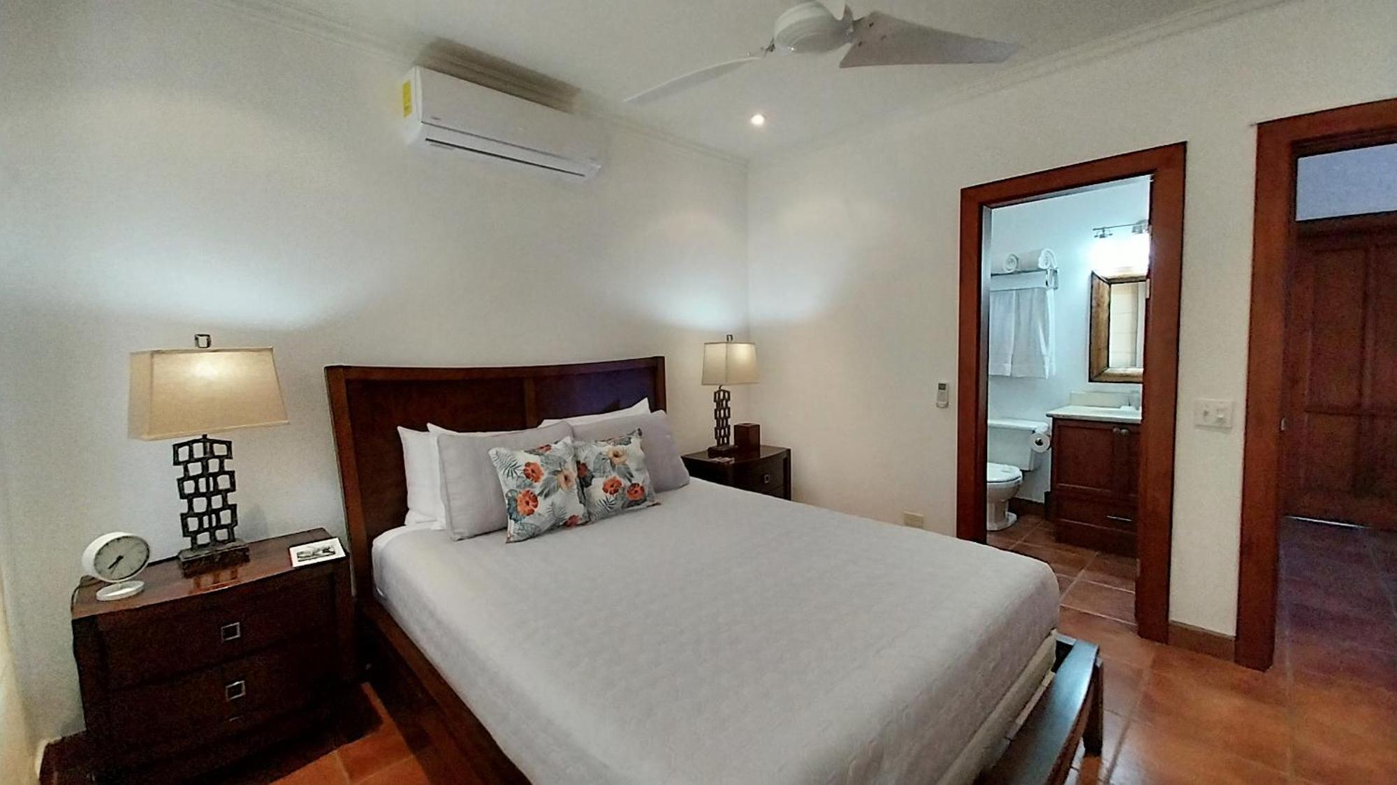 Playa Potrero - Great With Spectacular Sunsets - De Oro Villa