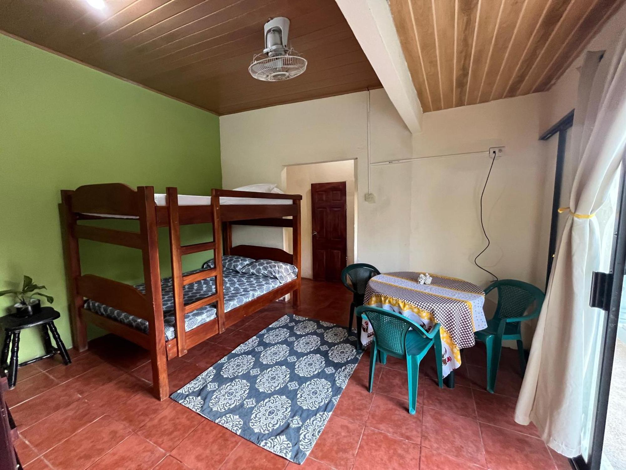Cabinas Dona Regina * Nicoya