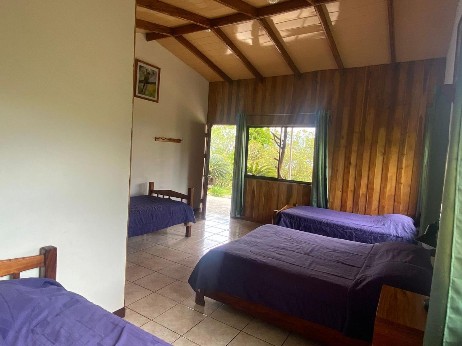 Cabinas Capulin & Farm Monteverde