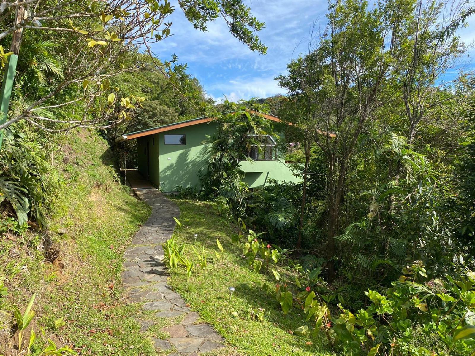 Cabinas Capulin & Farm Farm stay