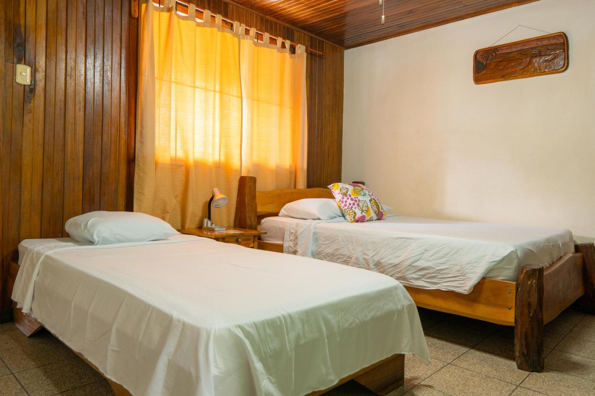 Cabinas Arrecife 2* Cahuita