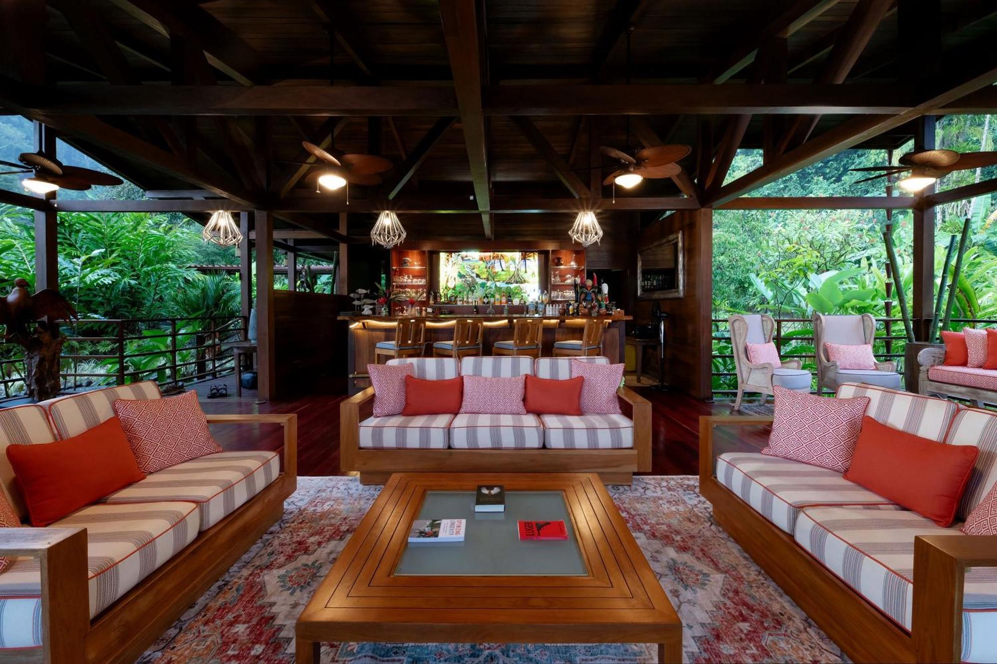 Playa Cativo Hotel