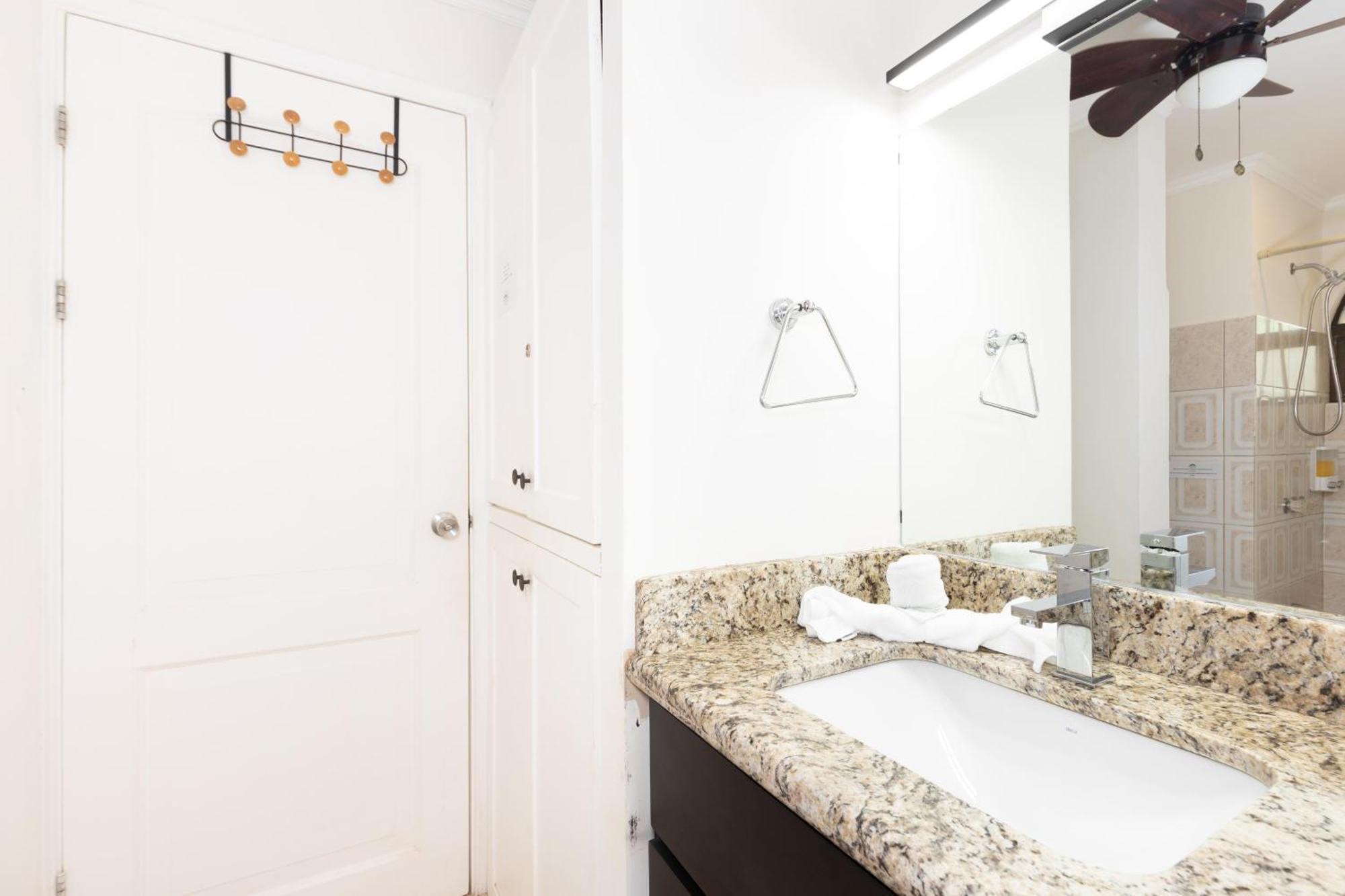 Sunrise 27- 2 Bedroom Ocean View *