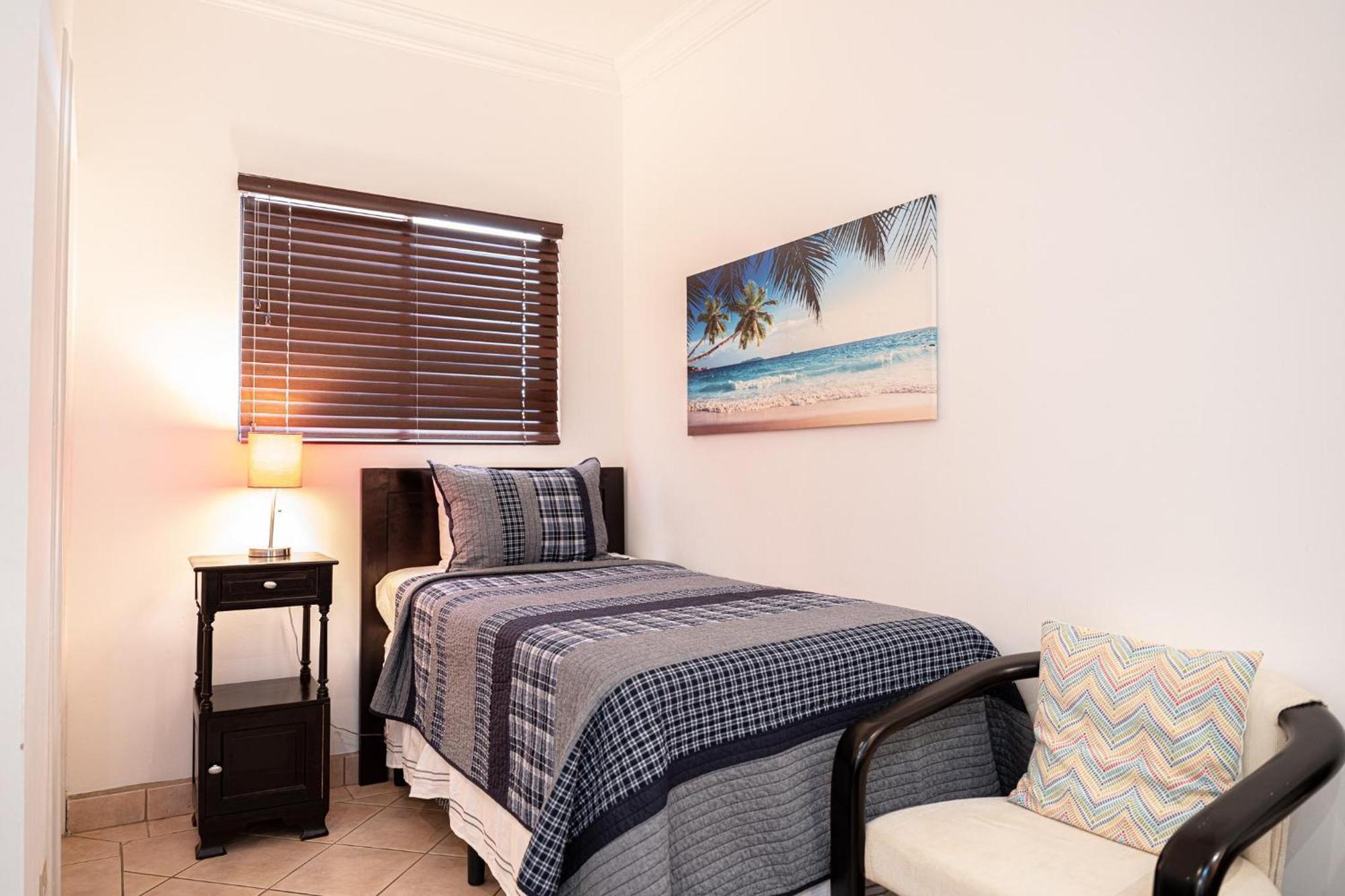 Sunrise 12- 2 Bedroom Penthouse Apartment