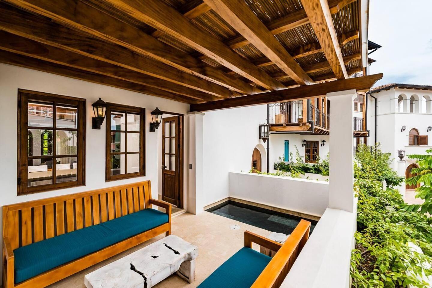 Apartment Plaza Carlota 4 At Catalinas- 1 Bedroom Sofa Bed