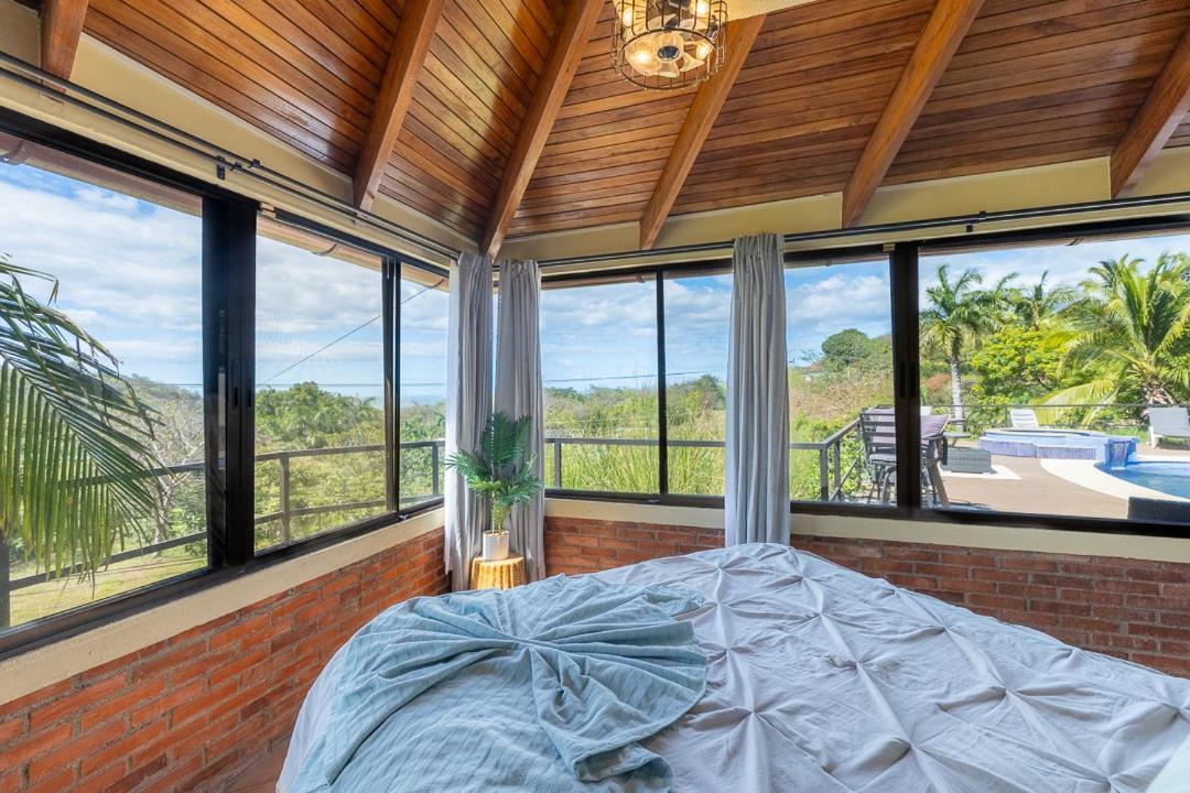Villa Sunset - Your Sunshine Escape!