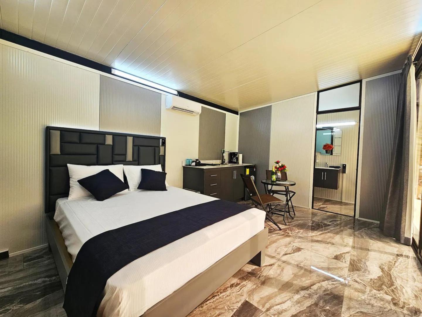 Casa Cristal # 1