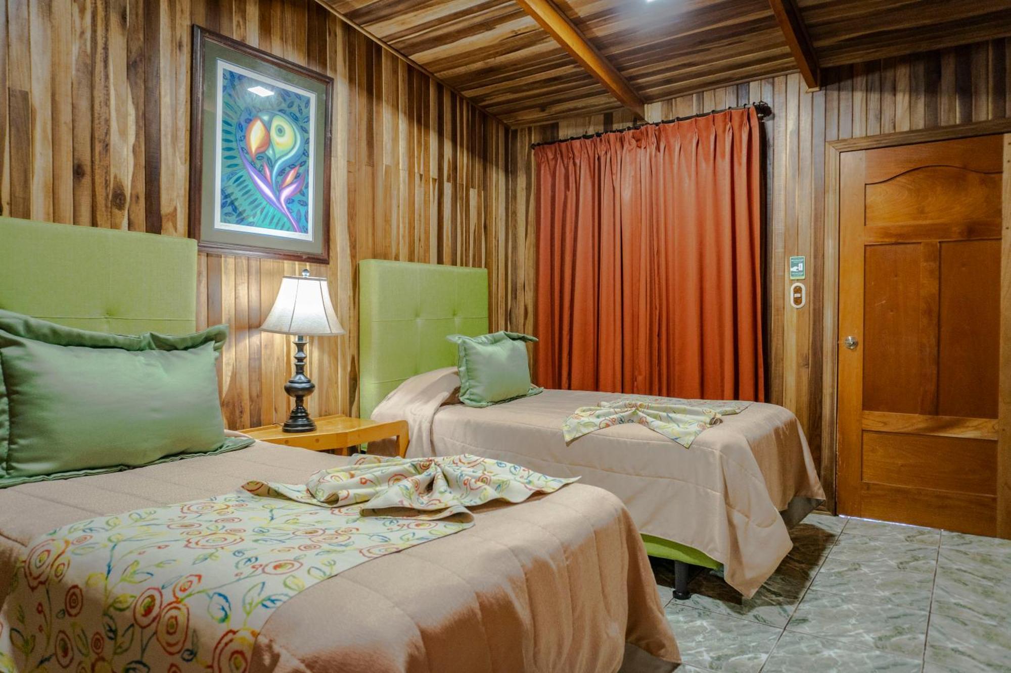 Pinos & Reserve Lodge