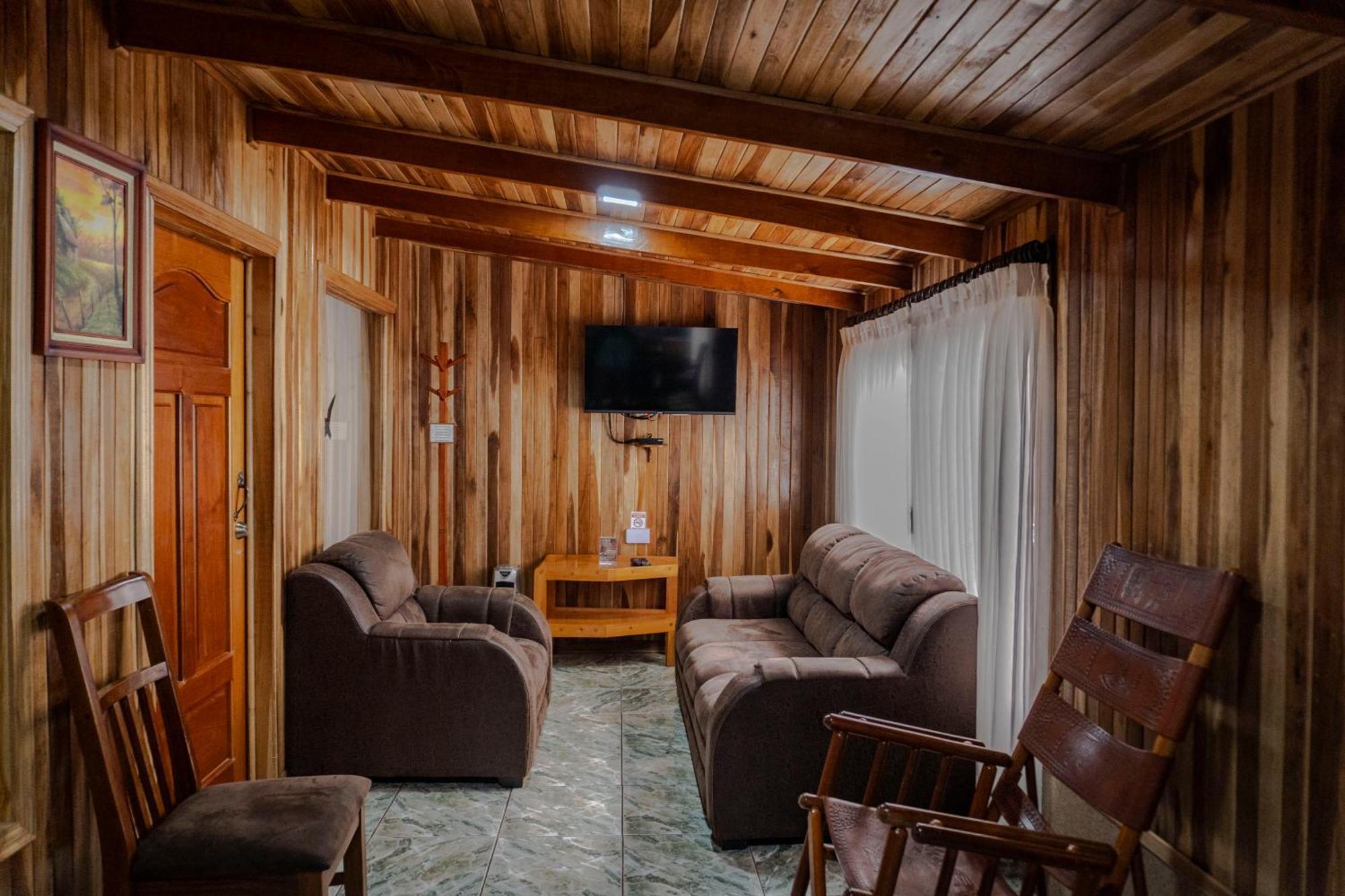 Pinos & Reserve Lodge *