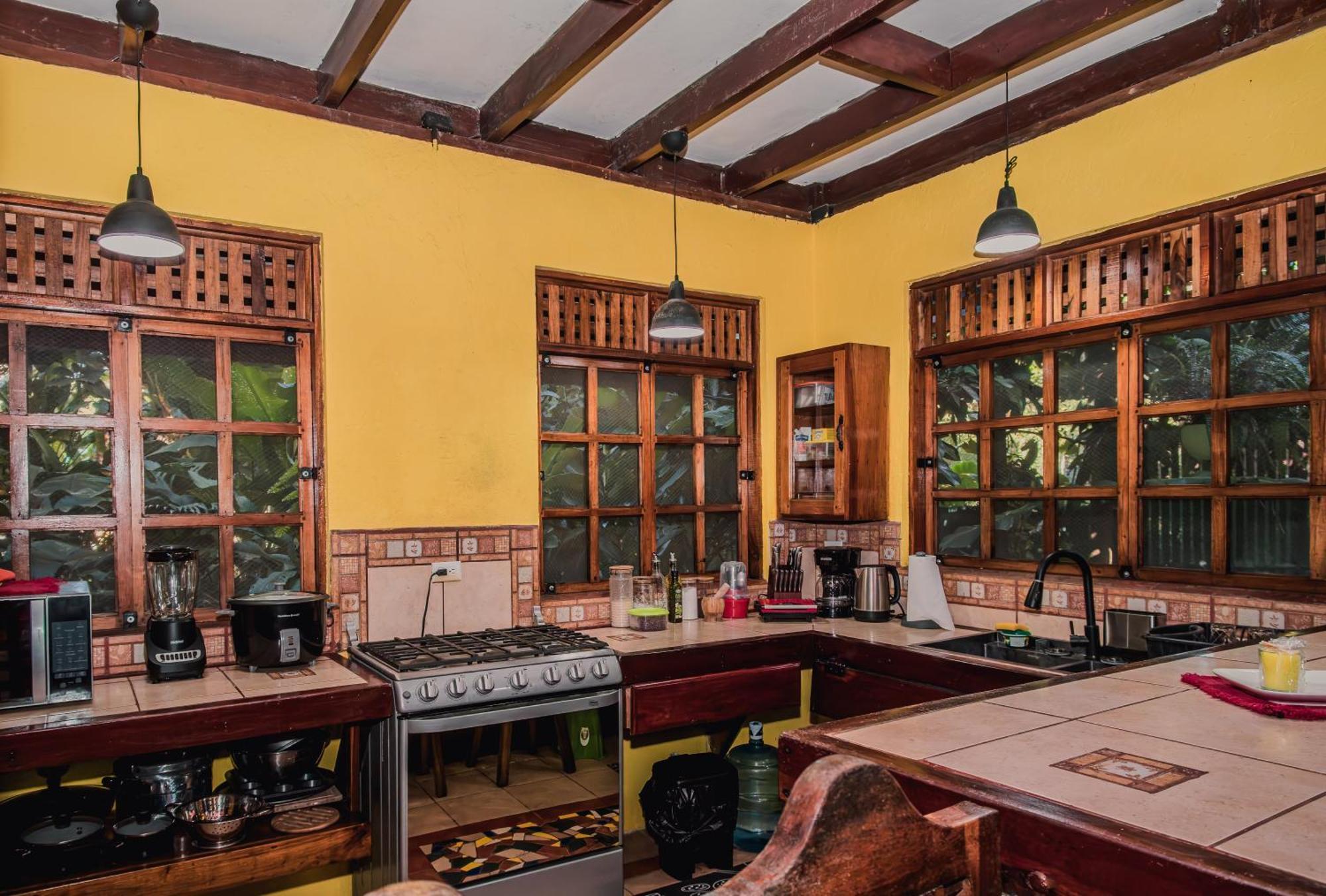 Private Villa, Pool, Hot Jacuzzi In Puerto Viejo *