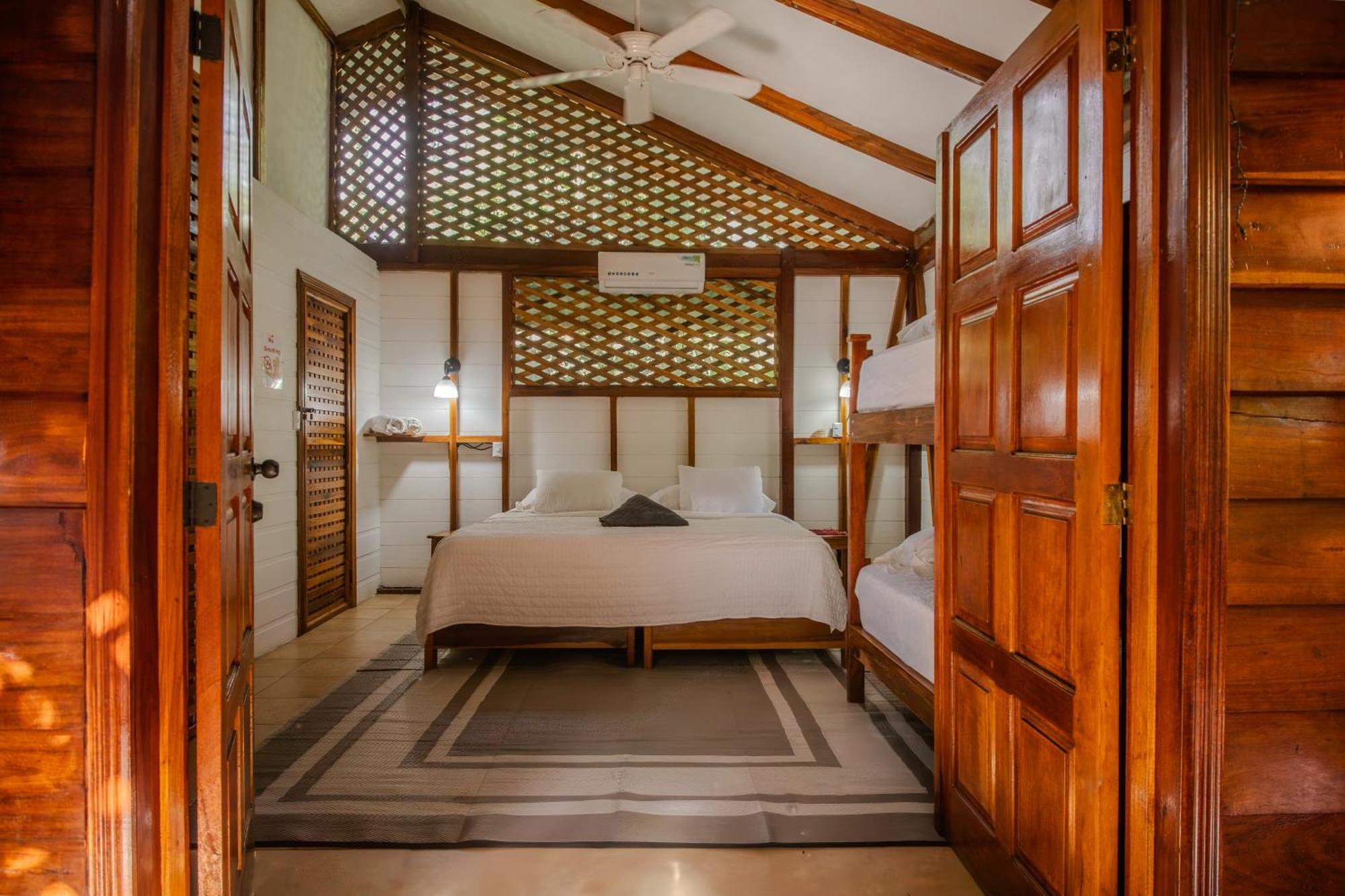 Private Villa, Pool, Hot Jacuzzi In Puerto Viejo *