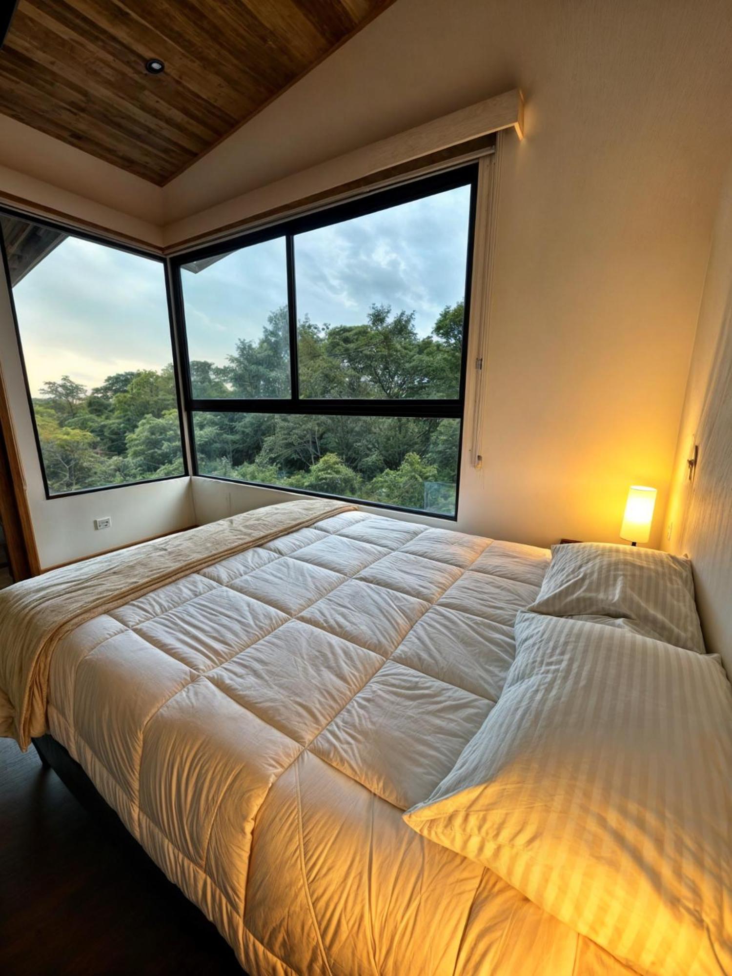 Moon Forest Lodge *