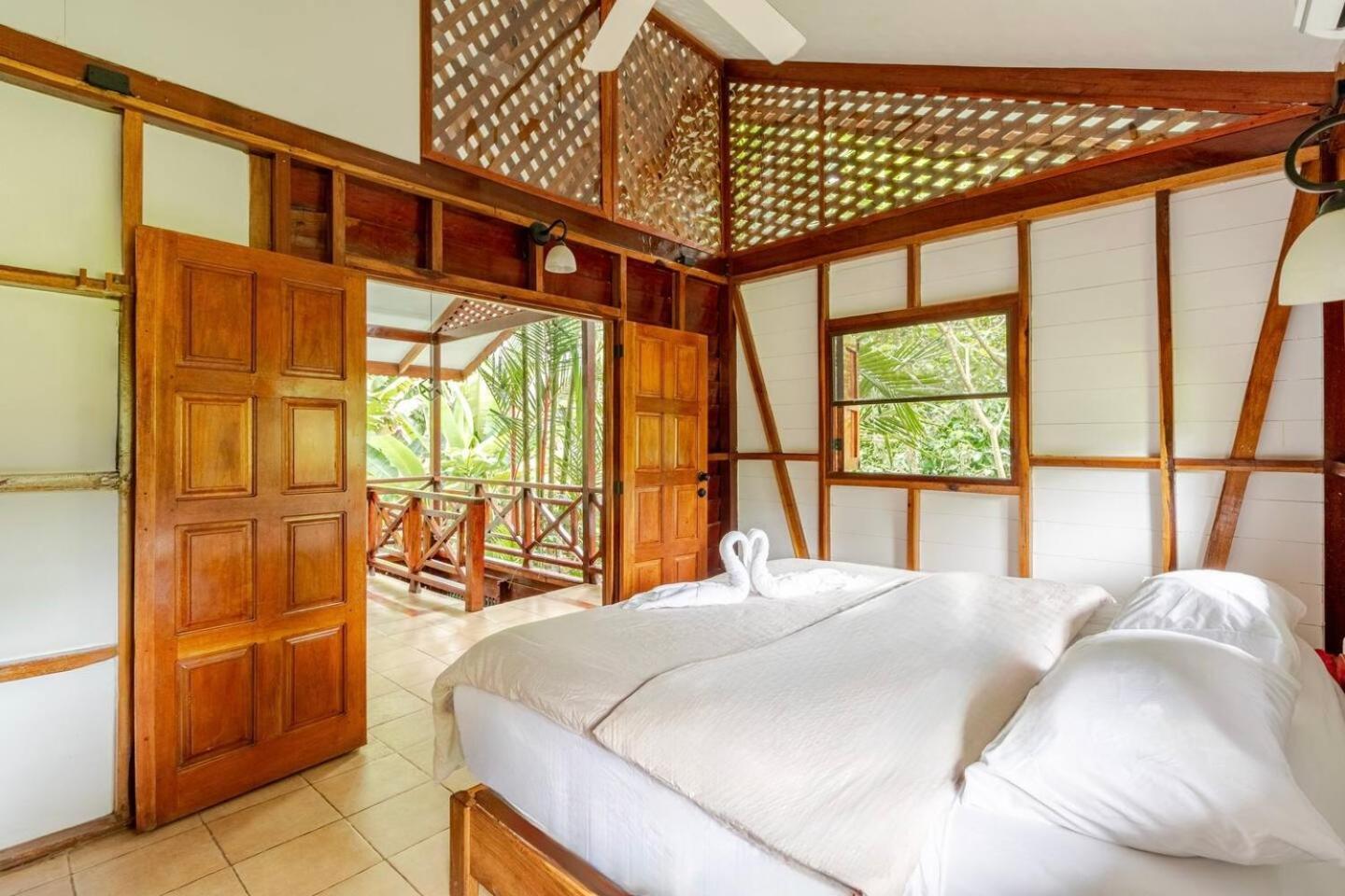 Private Villa, Pool, Hot Jacuzzi In Puerto Viejo *