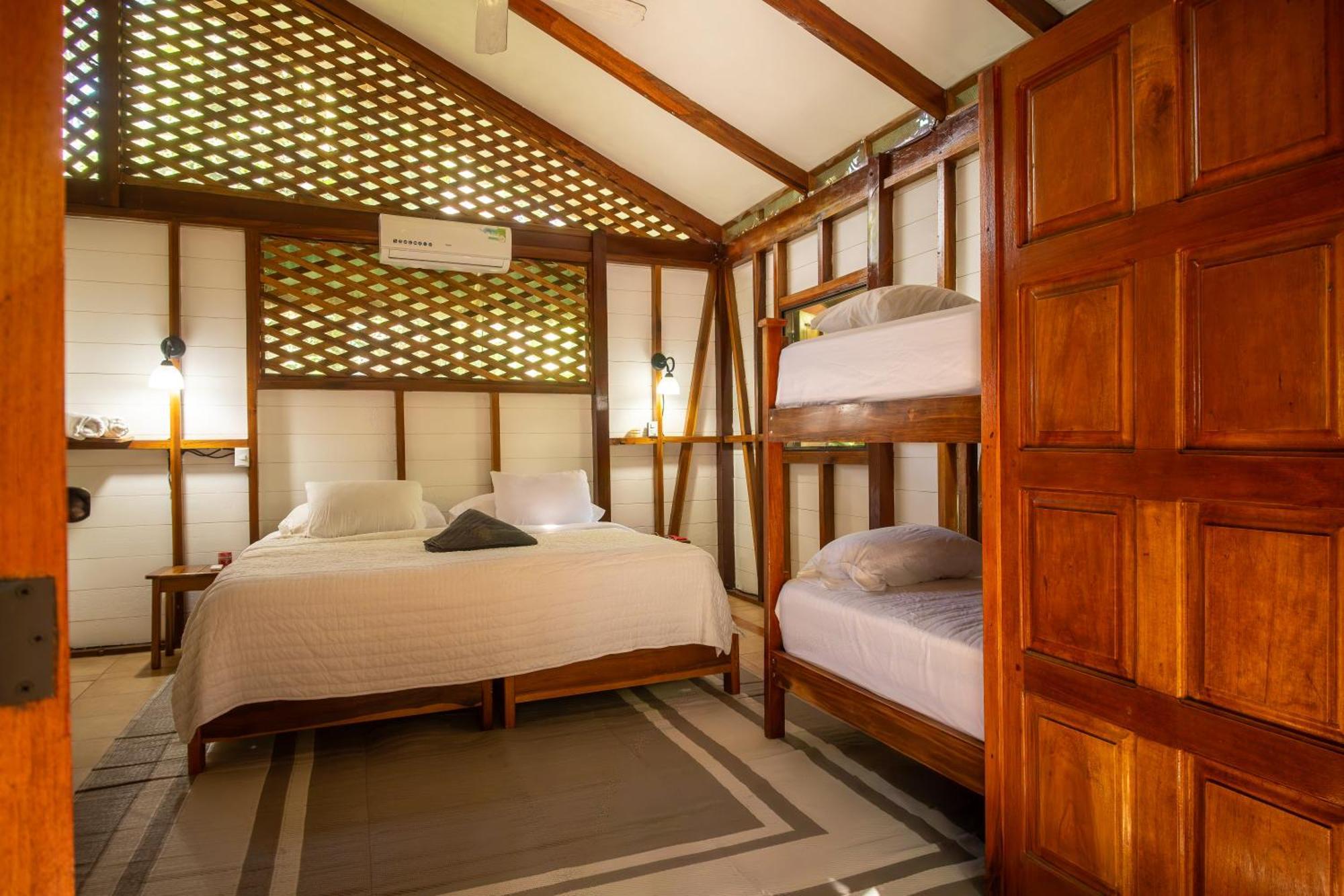 Private Villa, Pool, Hot Jacuzzi In Puerto Viejo Villa Cocles
