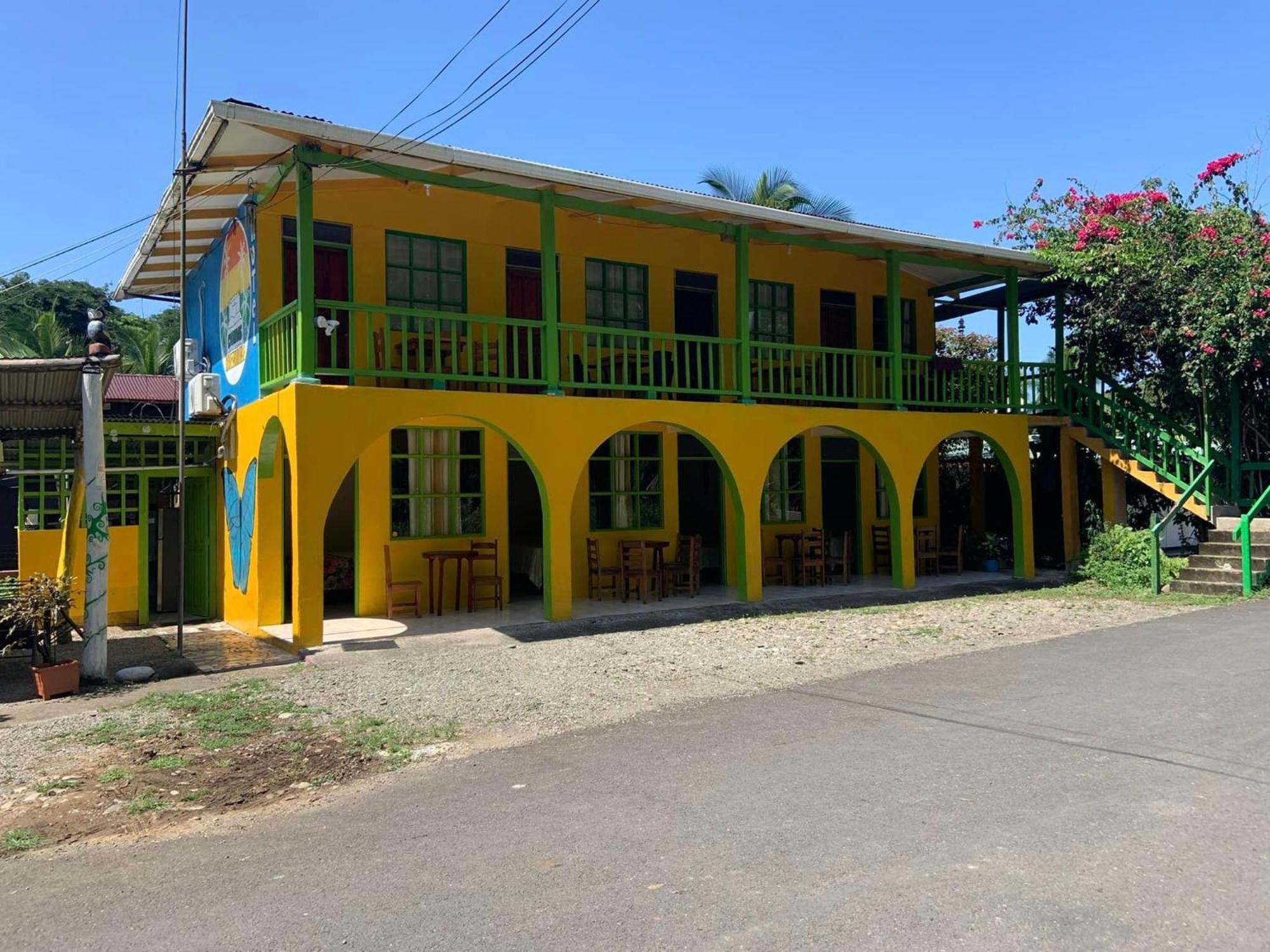 Cabinas Caribe Guest house