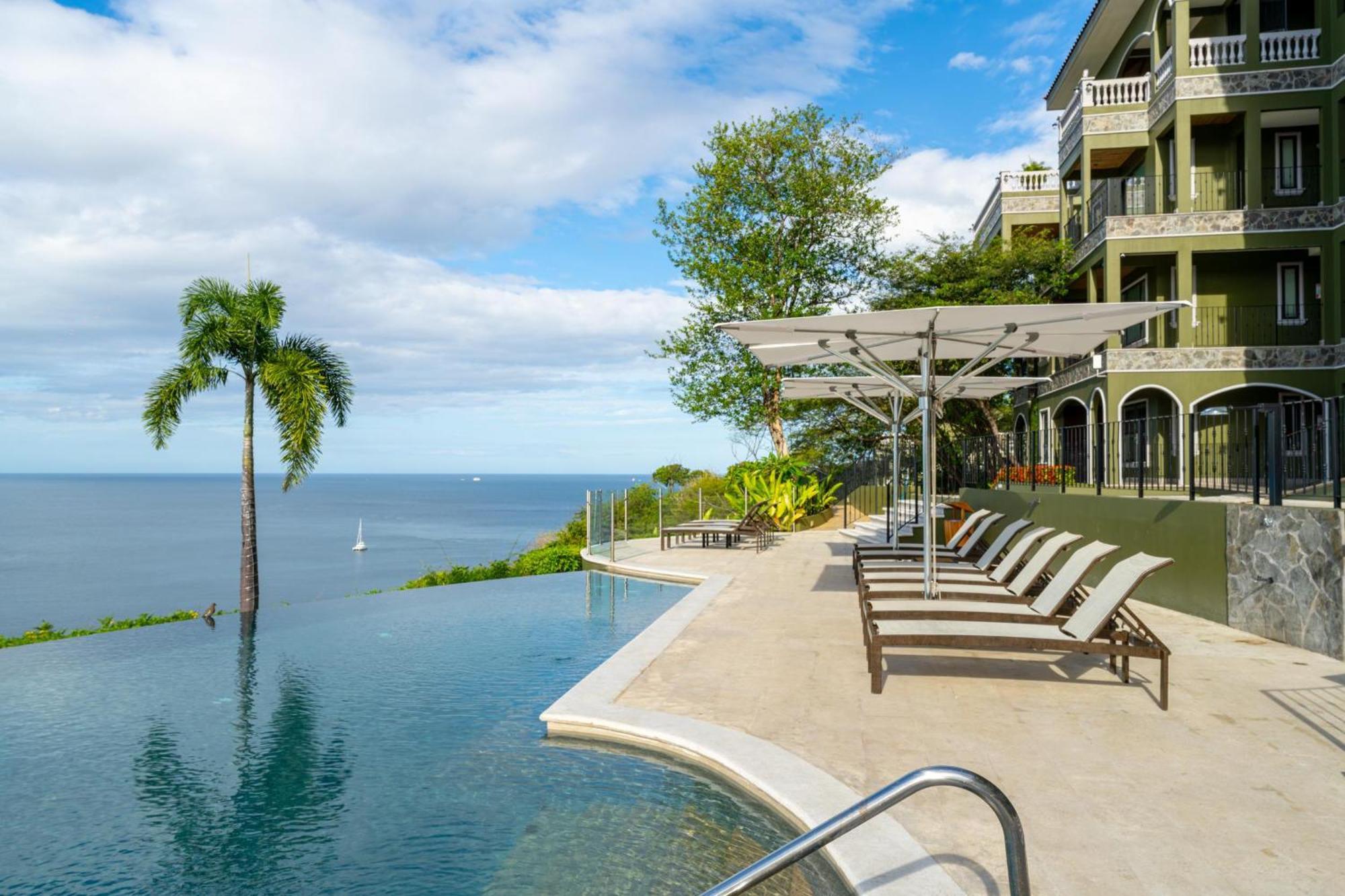 360 Splendor Del Pacifico Residences Hotel *