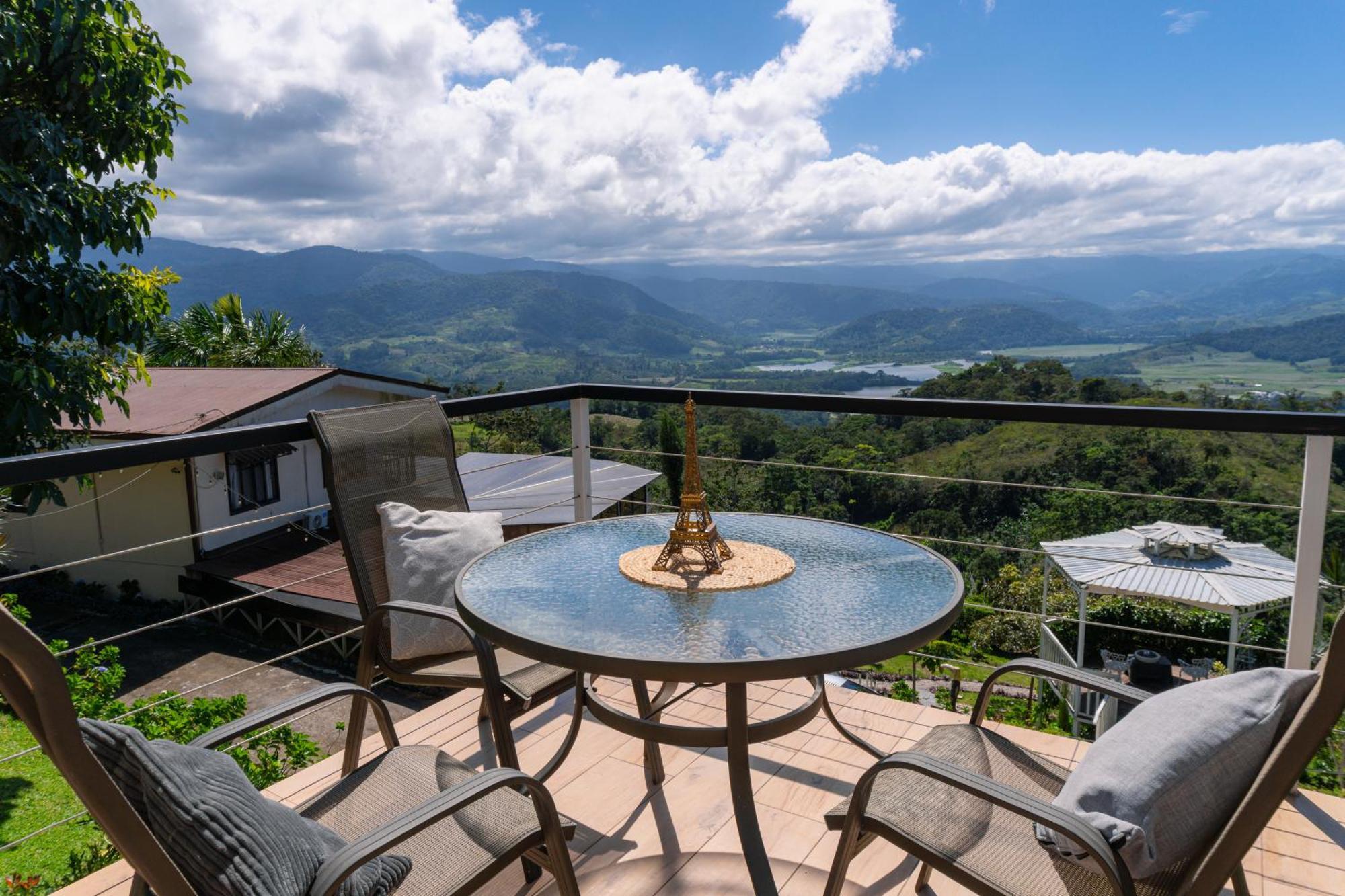 Glamping Renacer Vistas Turrialba, Paris Turrialba