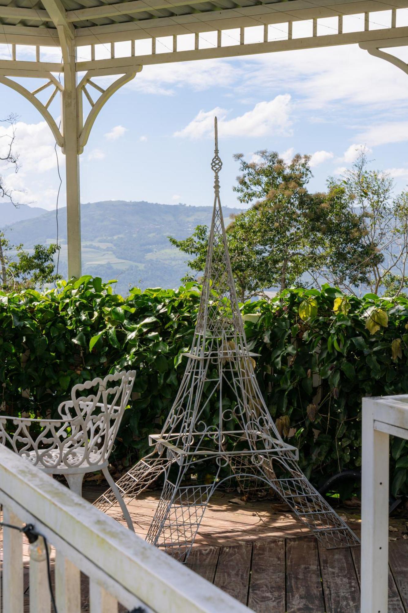 Glamping Renacer Vistas Turrialba, Paris * Turrialba