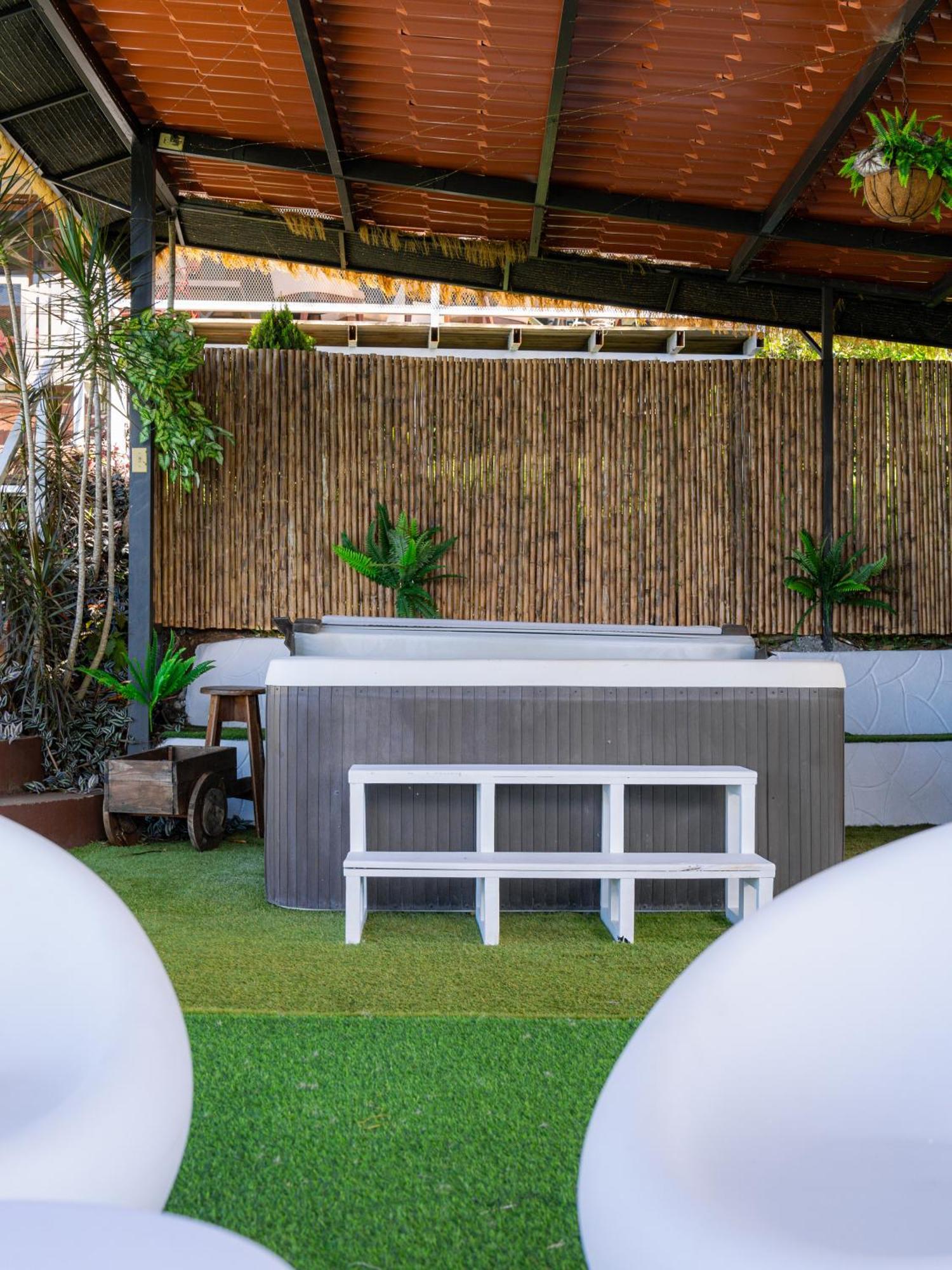 Capsule hotel Glamping Renacer Vistas Turrialba, Paris