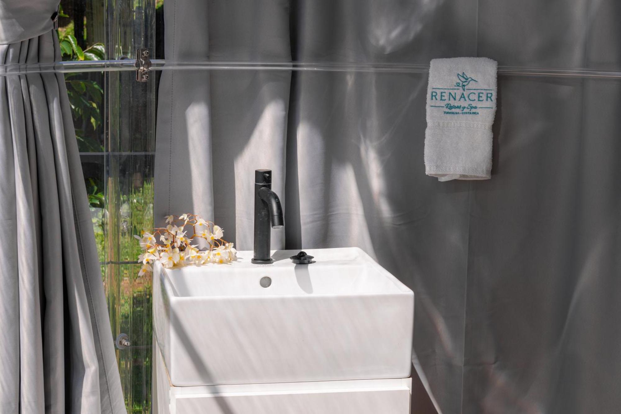 Glamping Renacer Vistas Turrialba, Paris Turrialba