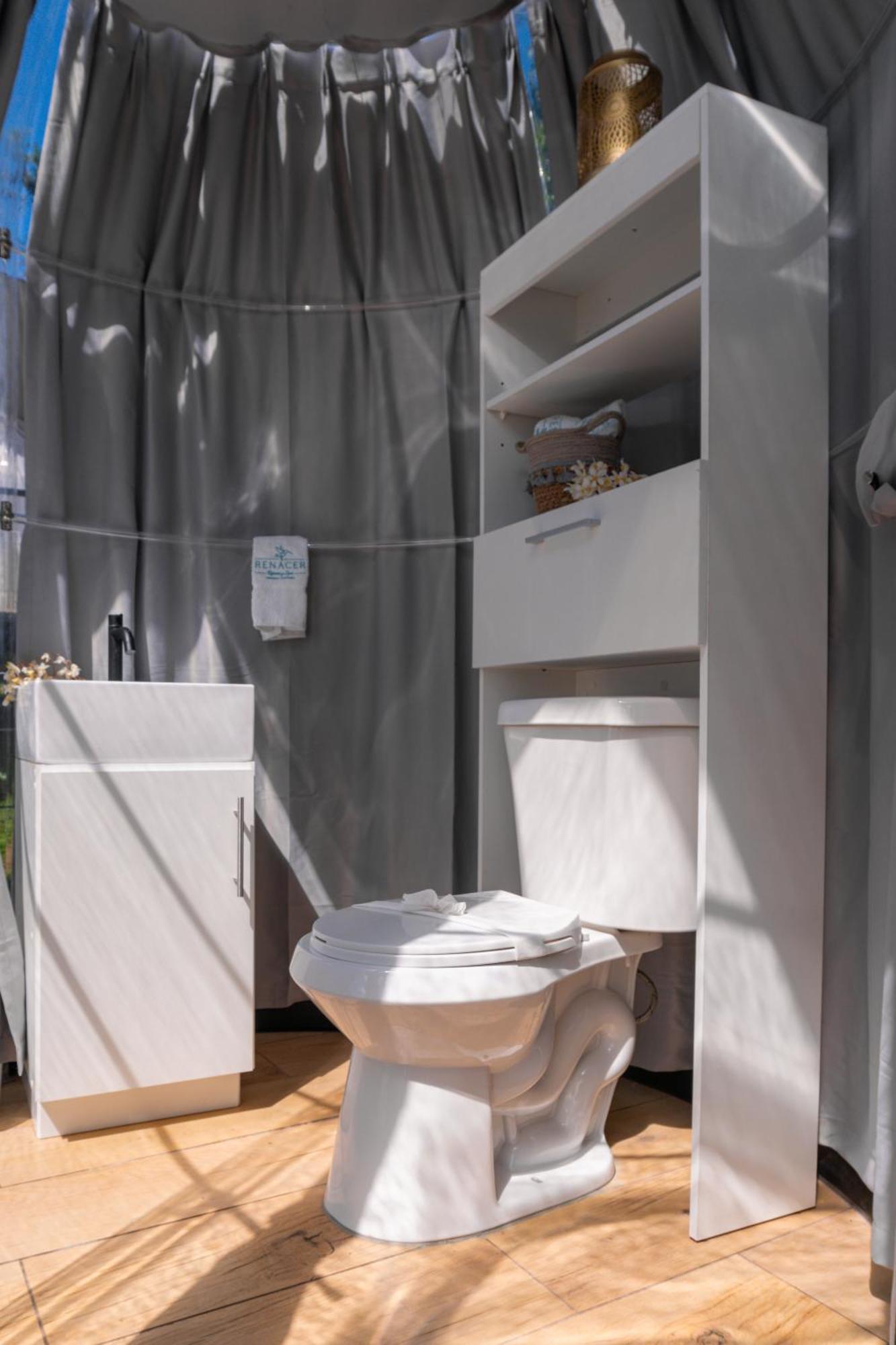 Glamping Renacer Vistas Turrialba, Paris