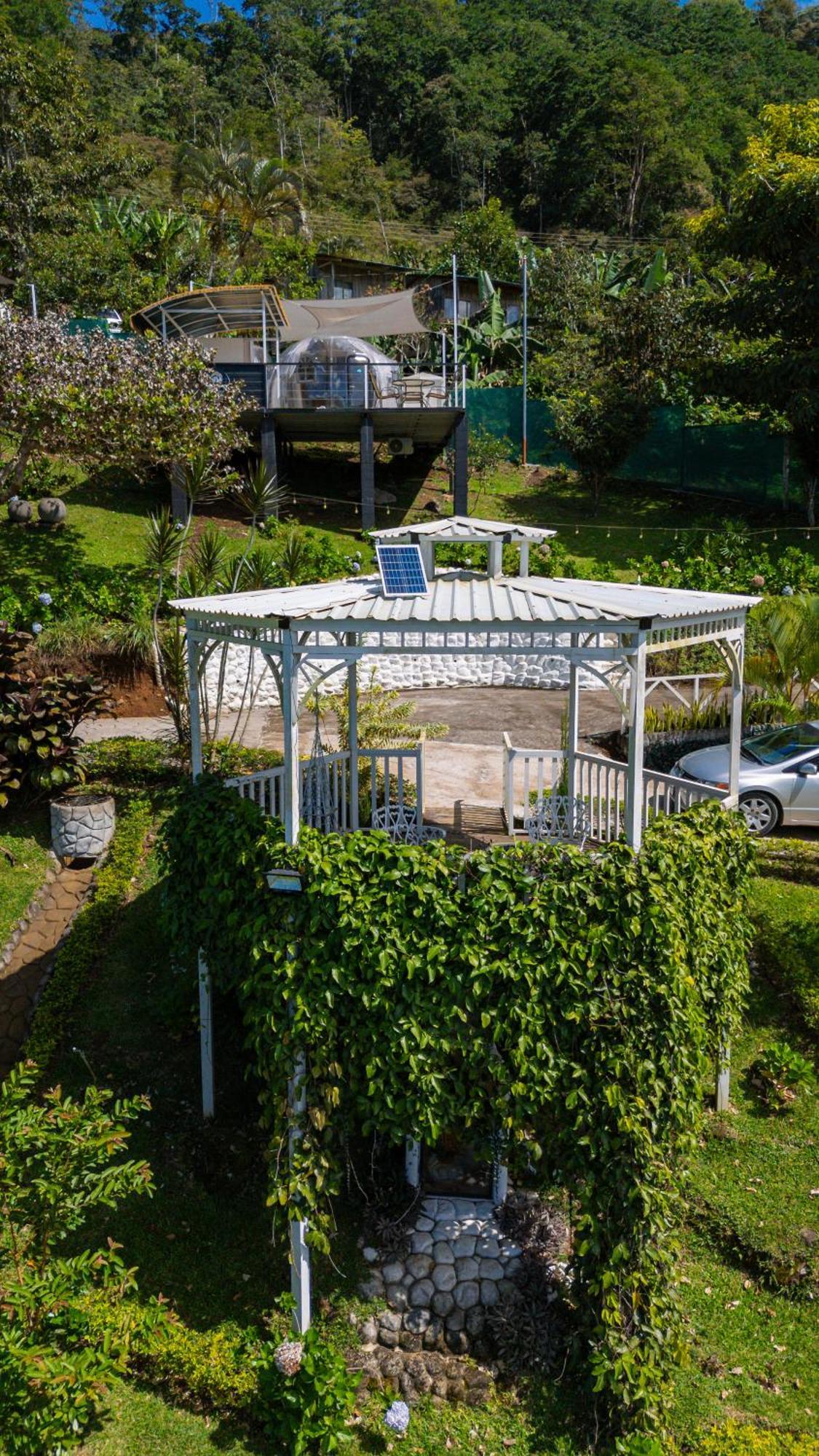 Glamping Renacer Vistas Turrialba, Paris