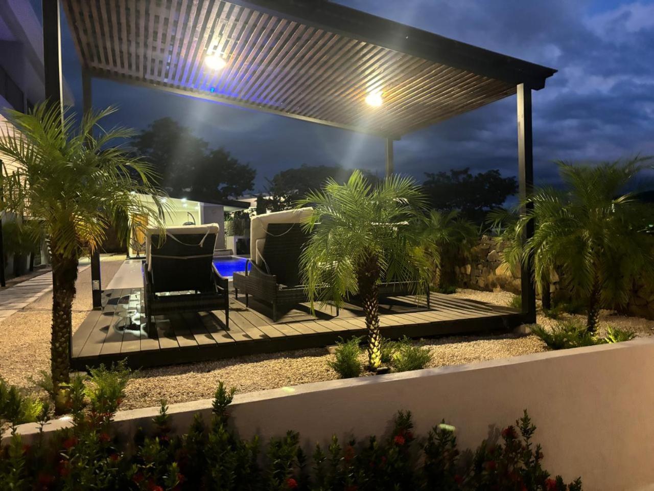Beach, Prime Location, Fantastic Watersalt Pool & Cold Plunge, Family & Friends *
