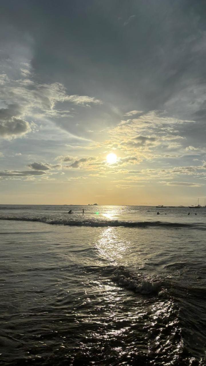 Apartment Beach, Prime Location, Fantastic Watersalt Pool & Cold Plunge, Family & Friends *