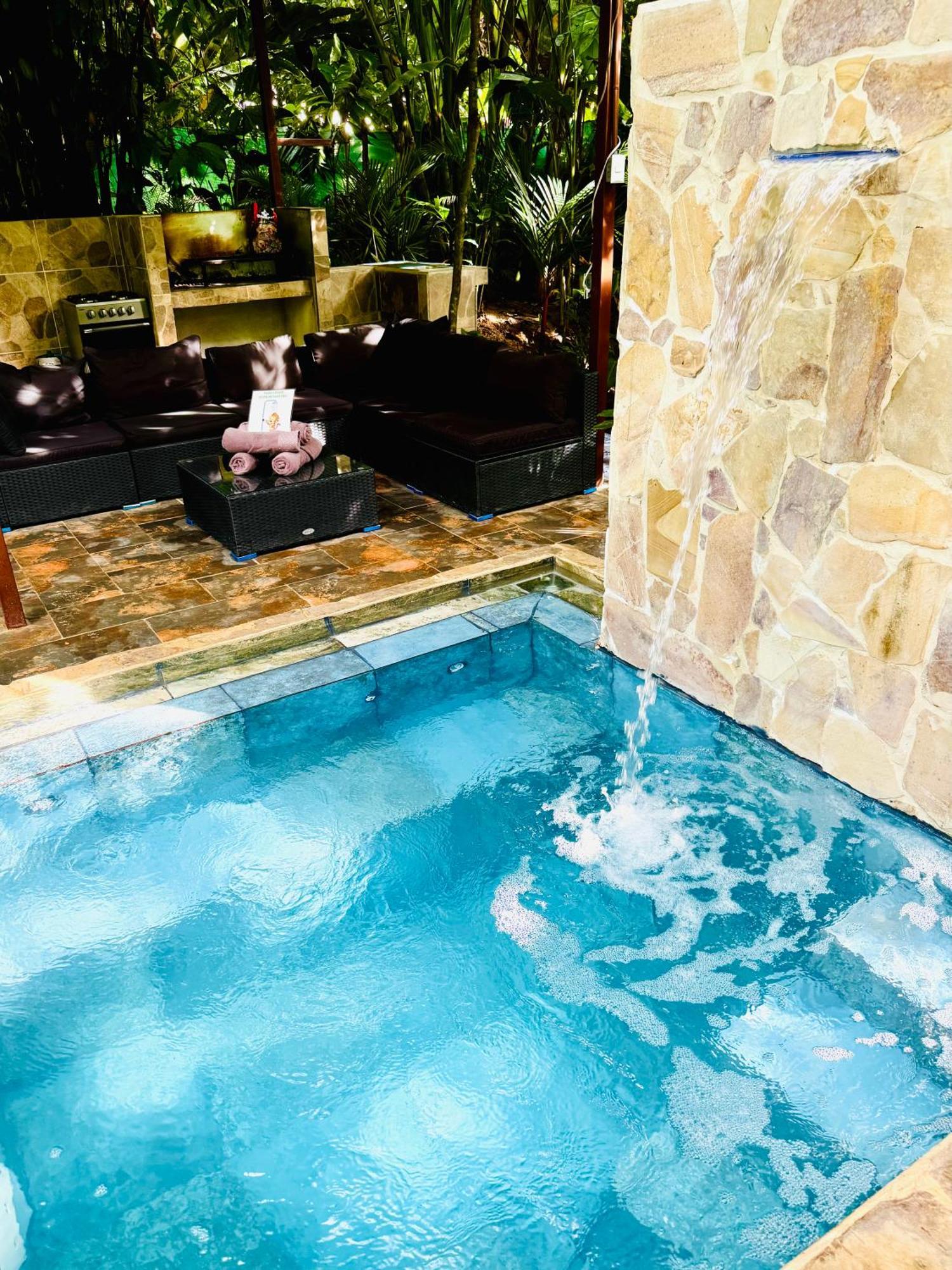 Private Villa, Pool, Hot Jacuzzi In Puerto Viejo