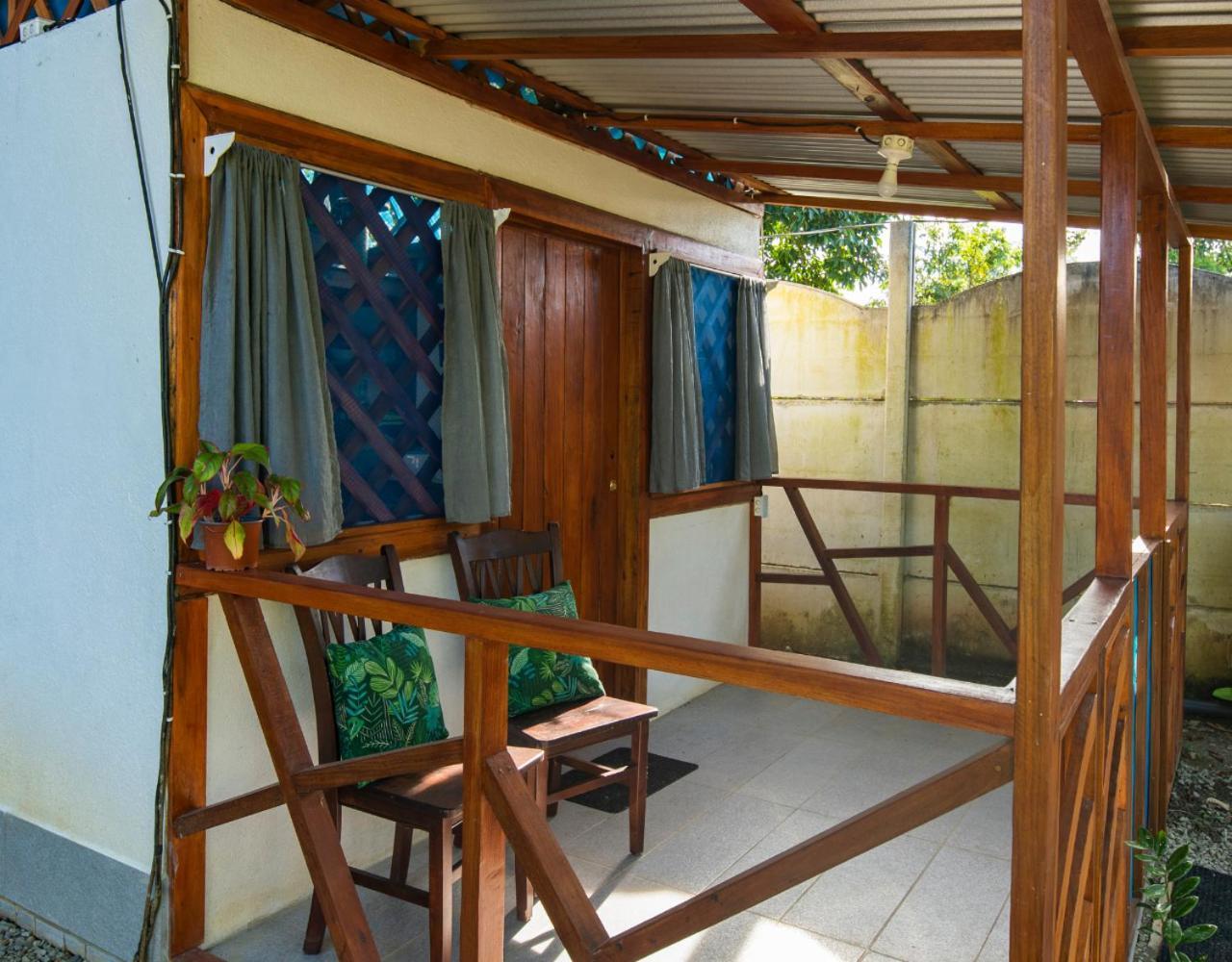 Aparthotel La Casita Cozy Beachfront With Shared Pool Access